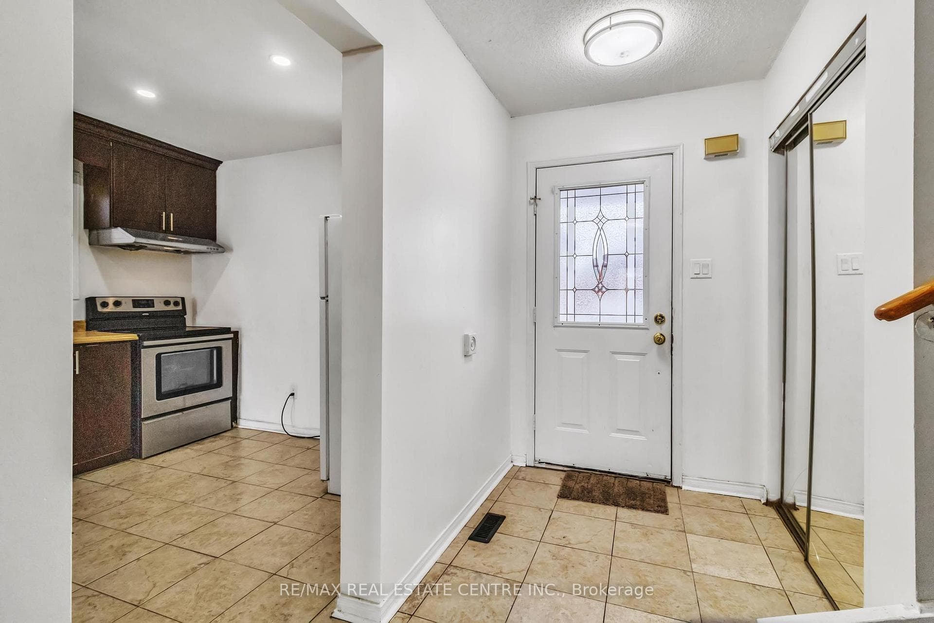 97 Meadowlark Drive photo 6