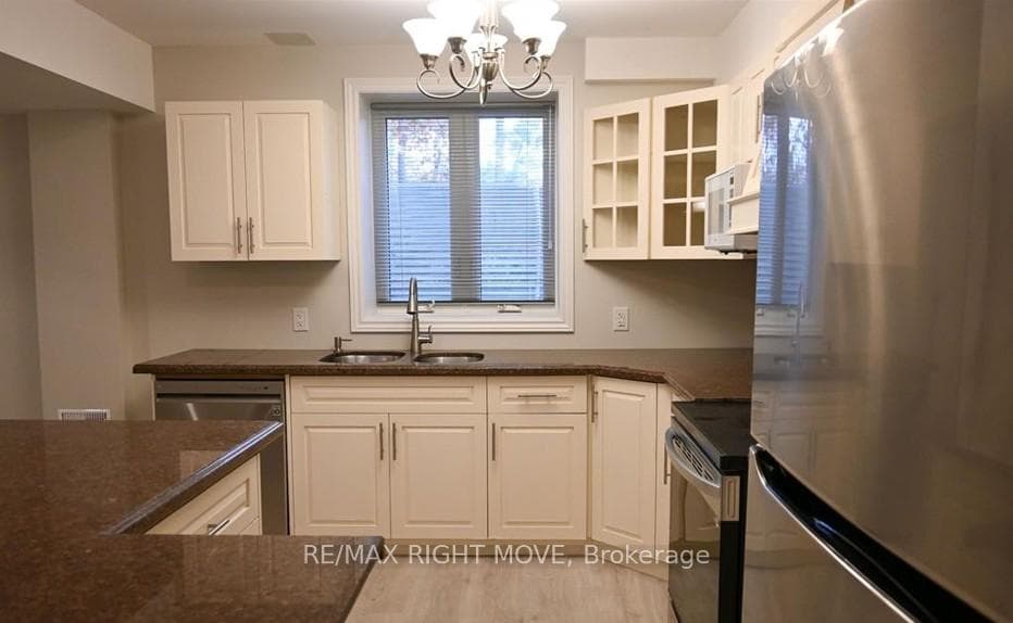 32 Mills Circle photo 7