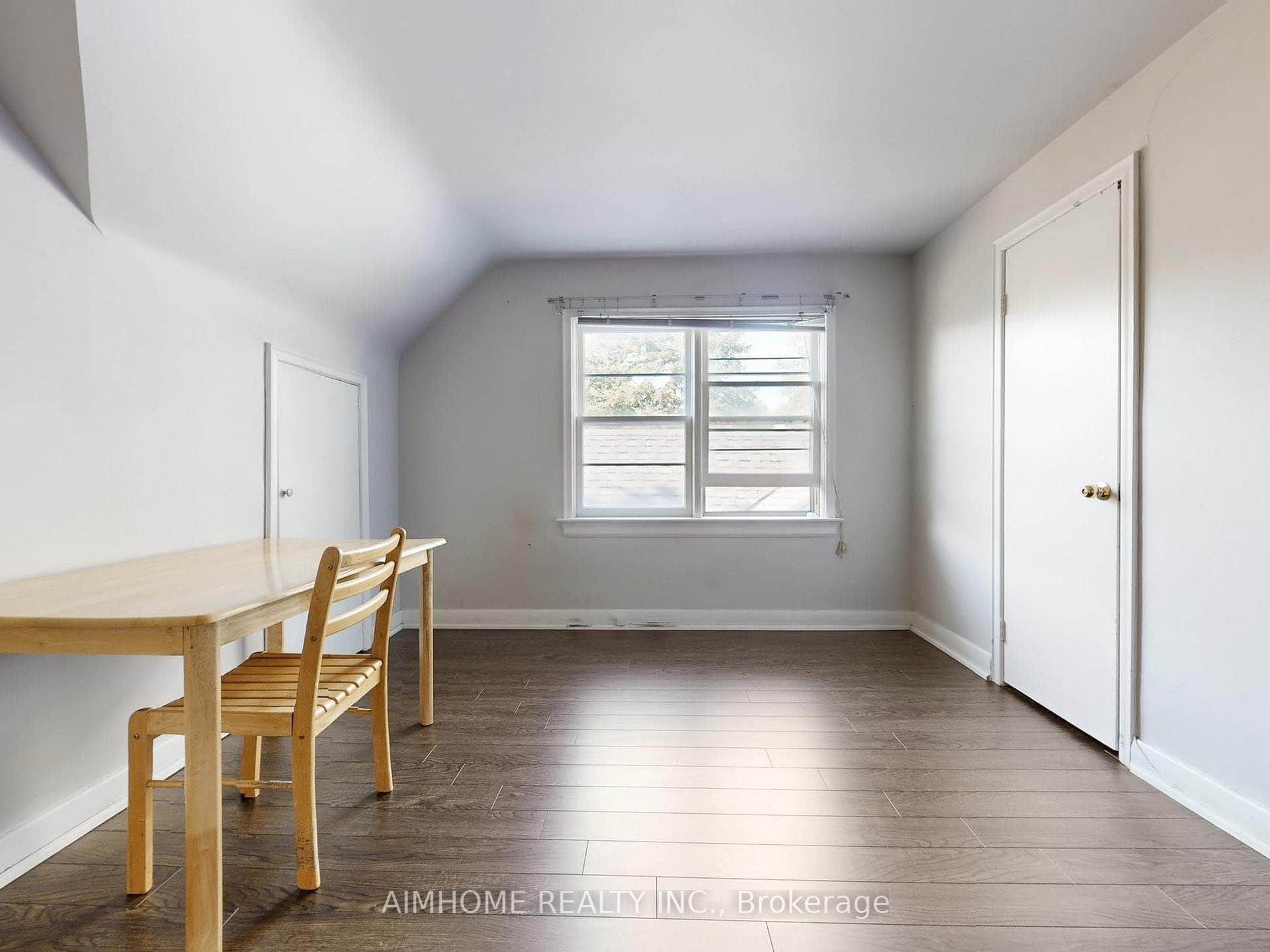 61 Talbot Road photo 23