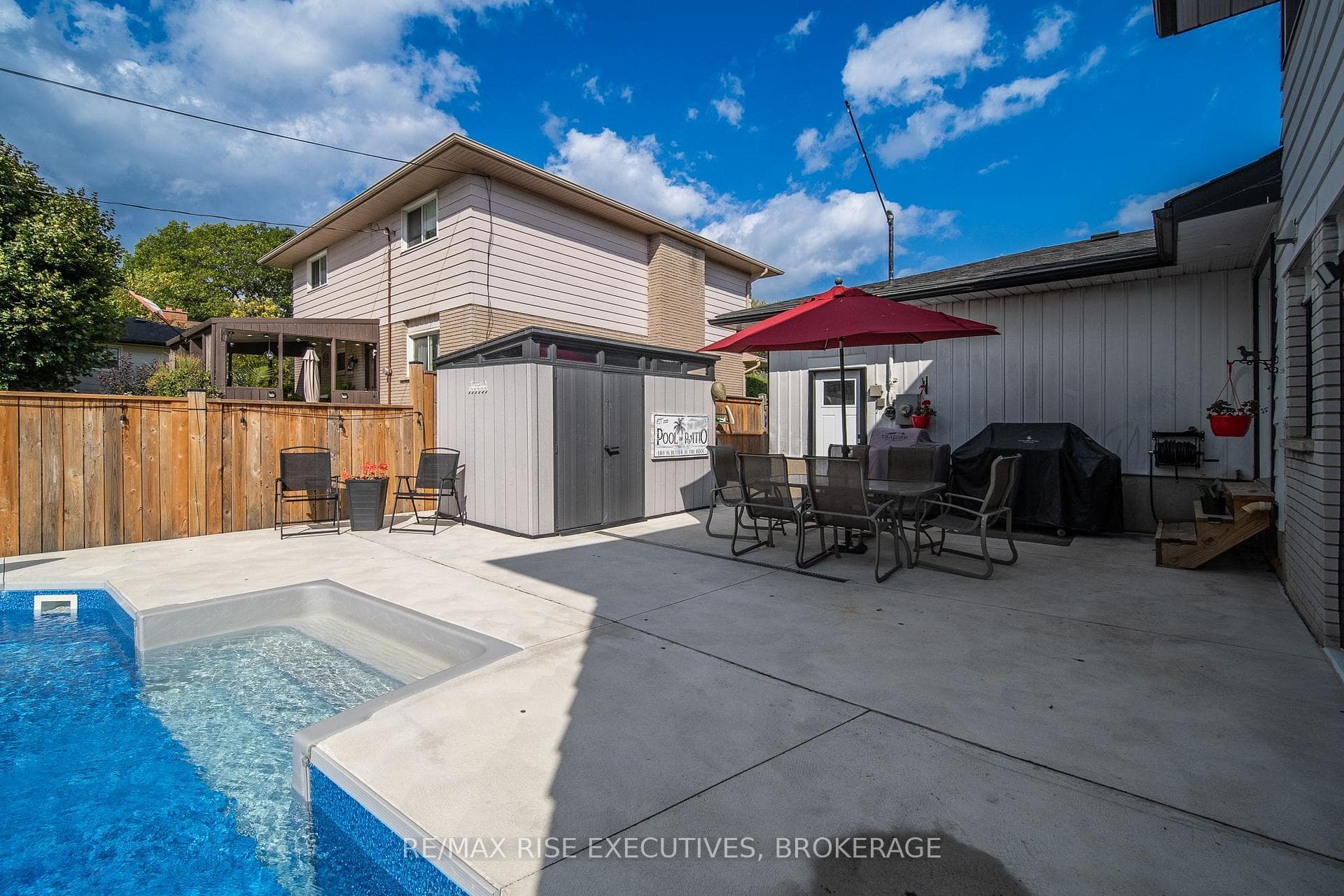 693 Laidlaw Crescent photo 41