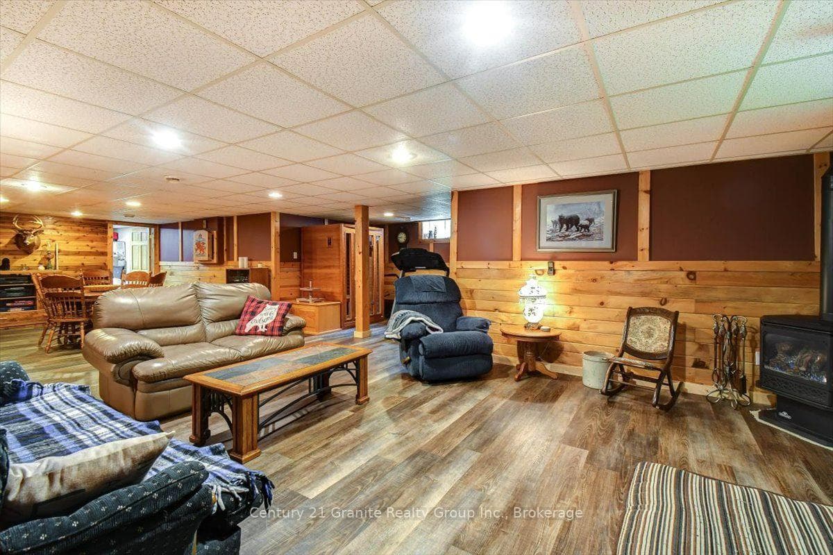 Basement recreation room
