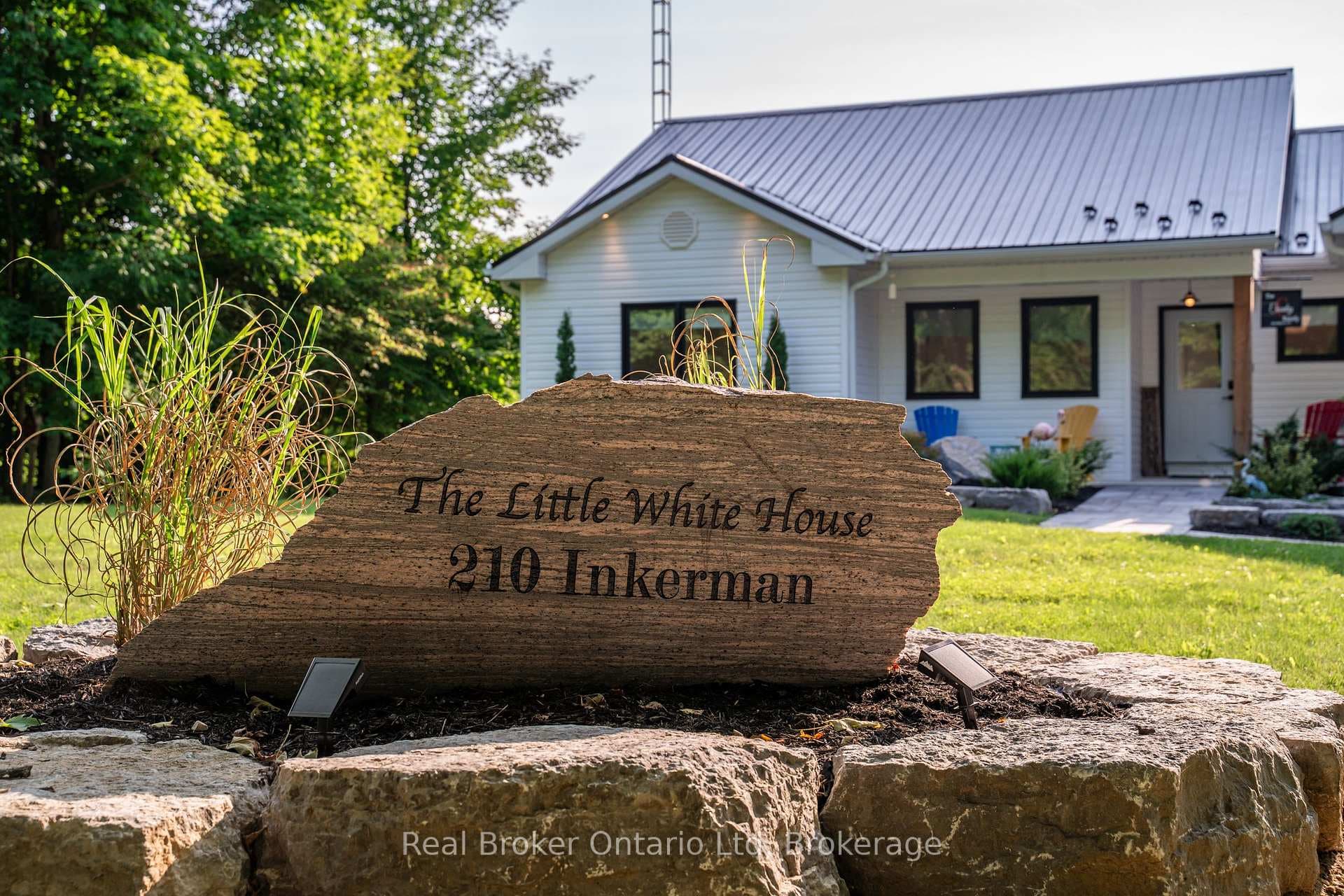 210 Inkerman Street photo 27