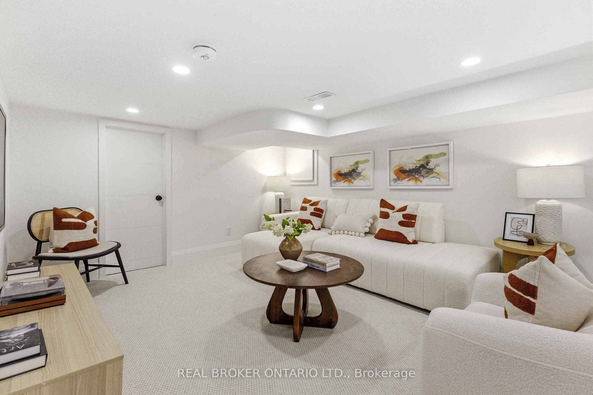 54 Moberly Avenue photo 37
