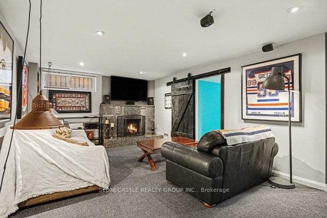 1899 Truscott Drive photo 19