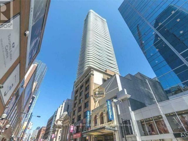 197 Yonge Street Unit 1413 photo 3