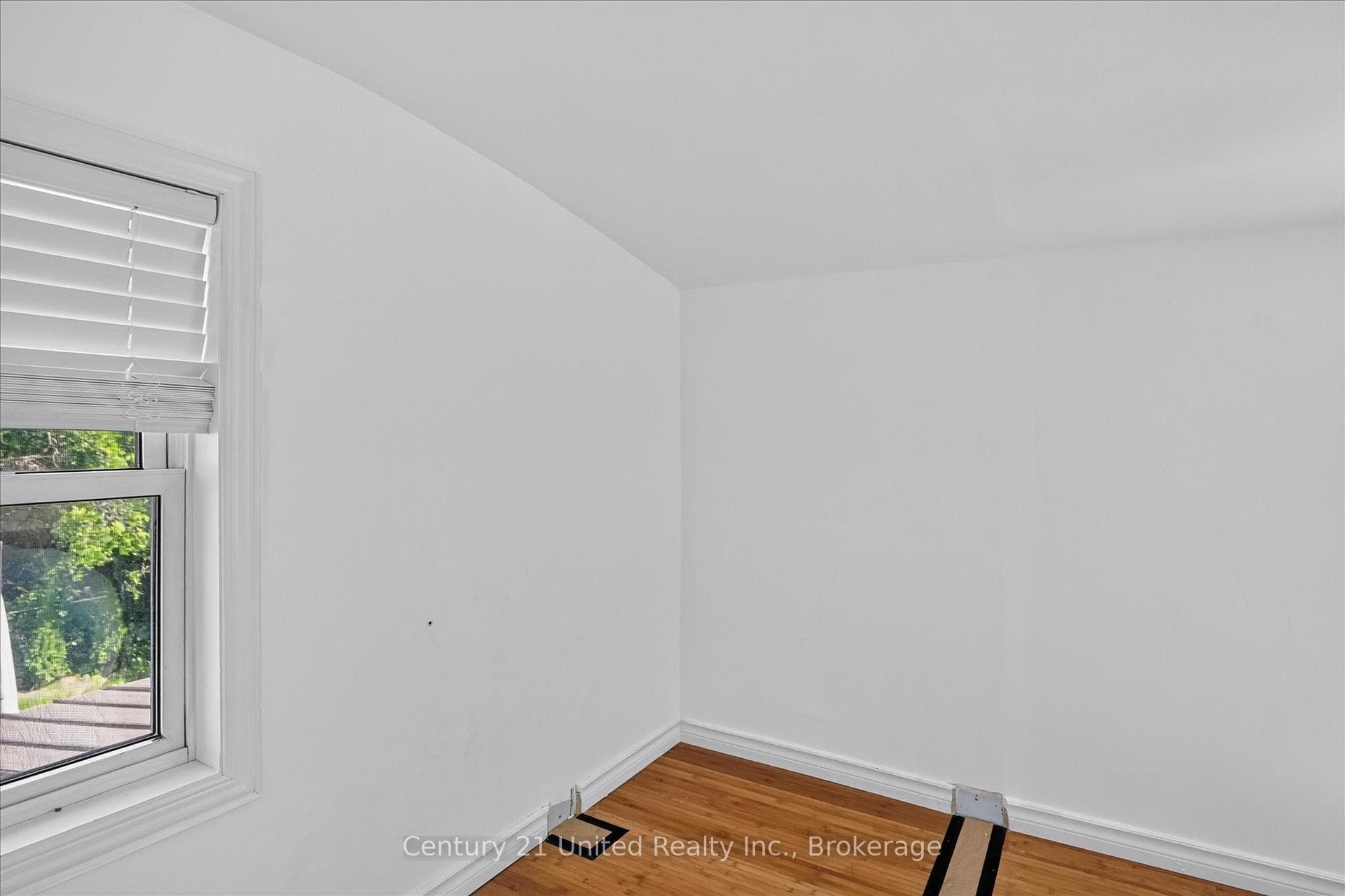 688 St Marys Street photo 35