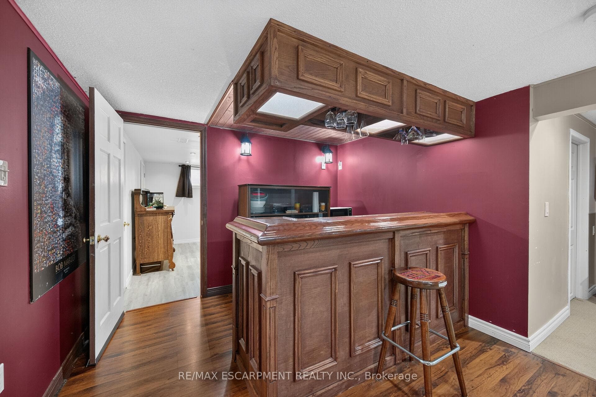 251 Mackenzie Crescent photo 32