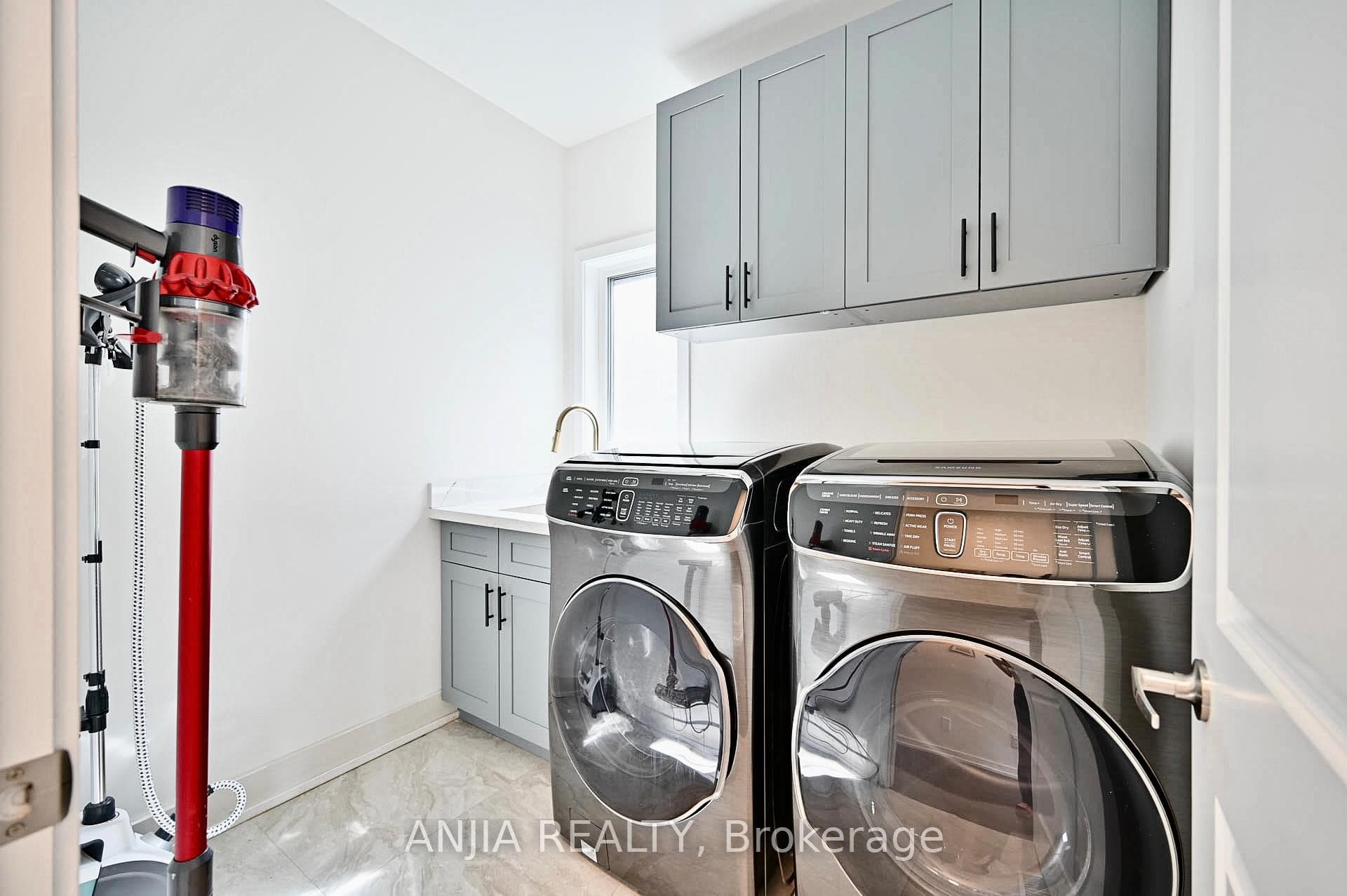 21 Bawden Drive photo 37