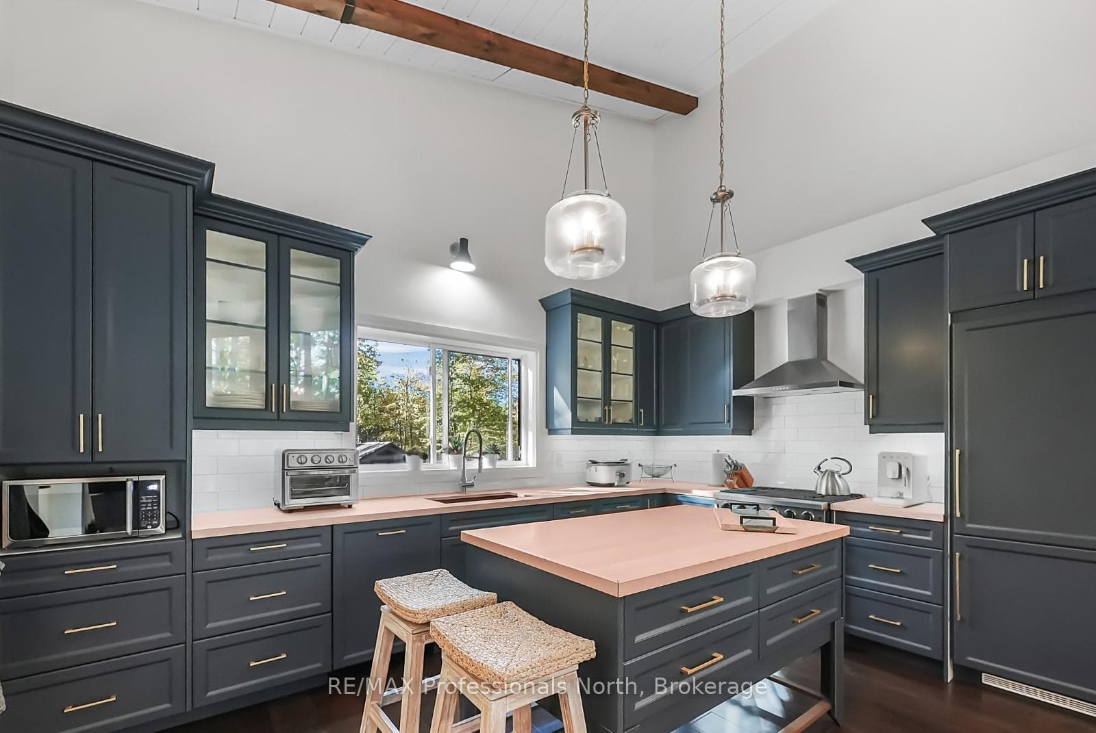235 Sunnyside Street photo 5