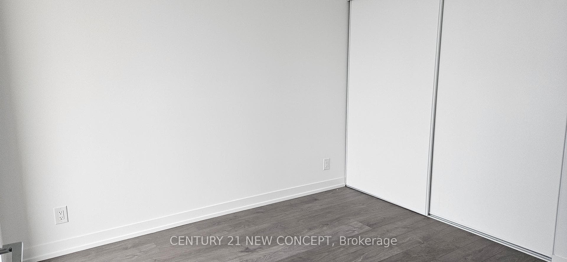 270 Dufferin Street Unit 1124 photo 8
