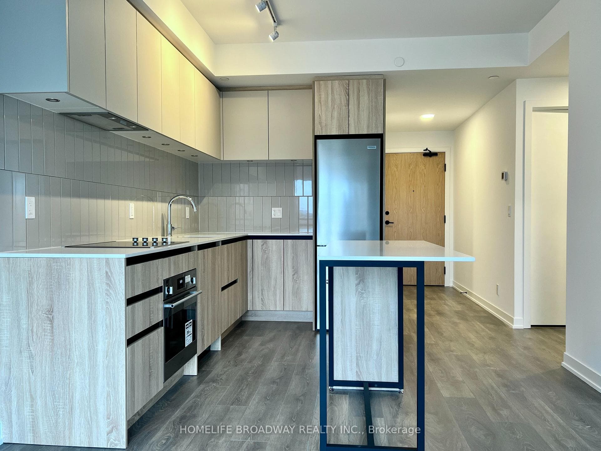 7950 Bathurst Street Unit 825 photo 4
