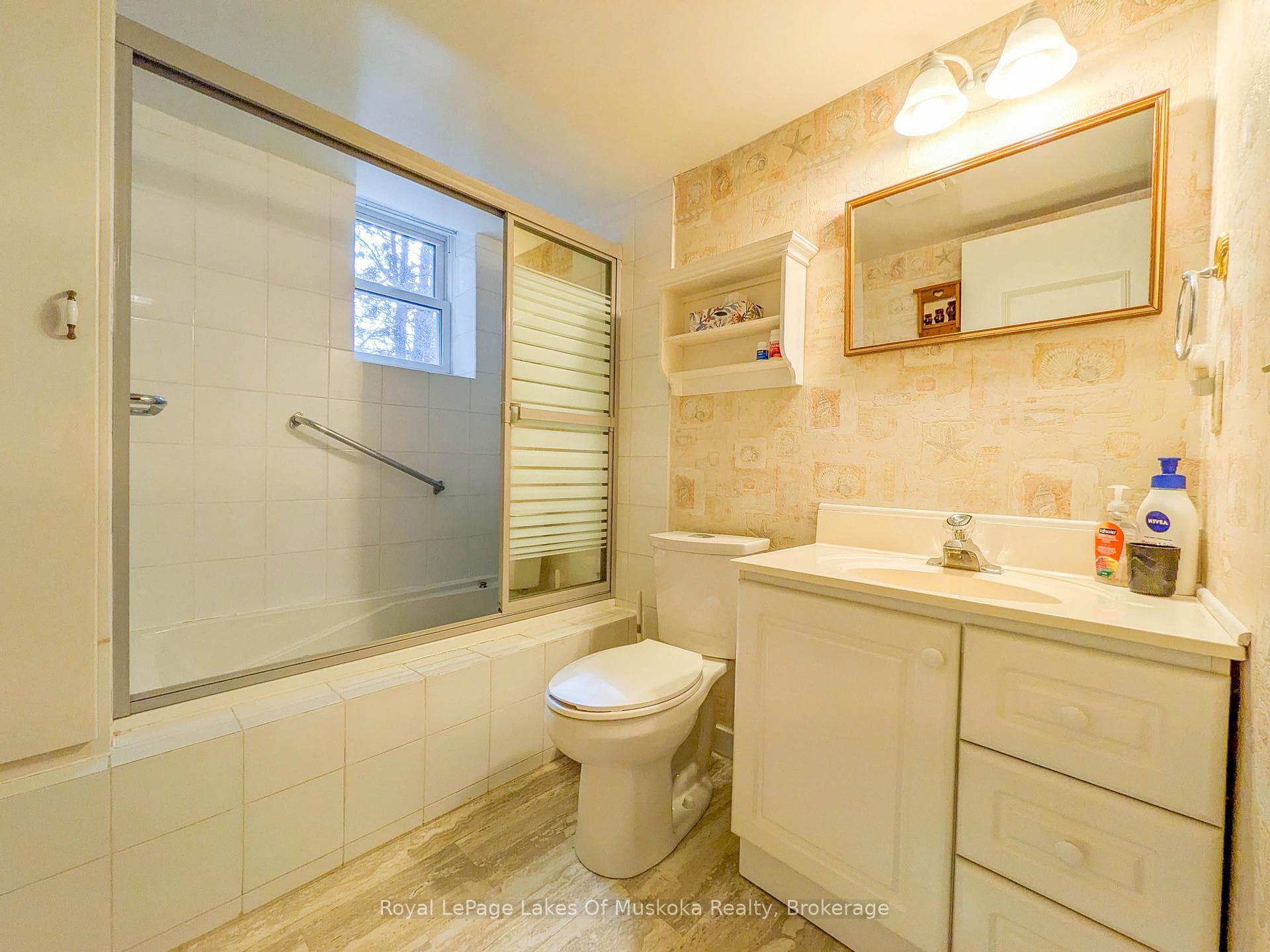 4pc Main Bath