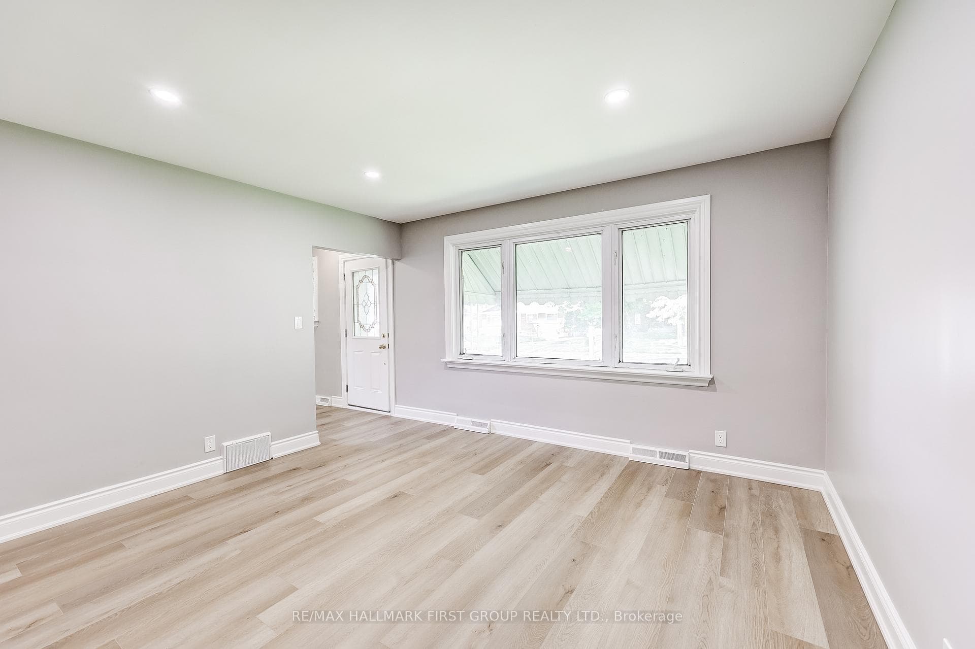 157 Eastmount Street photo 14