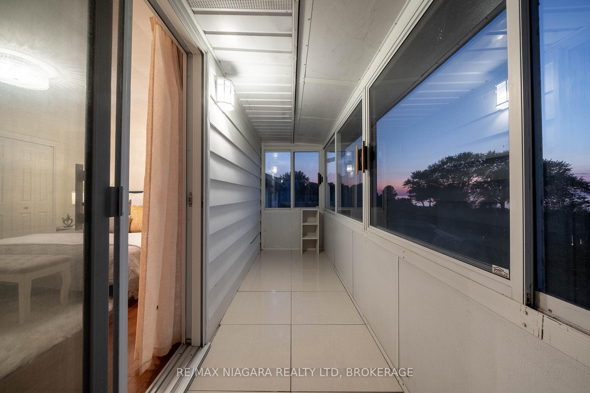 49 Royal York Road photo 34