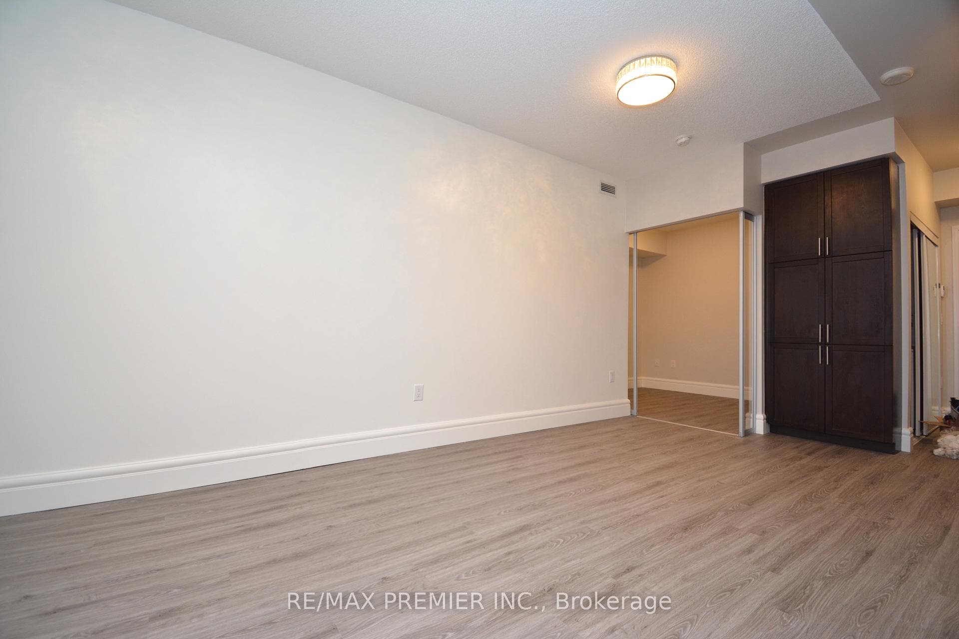830 Lawrence Avenue Unit 205 photo 6