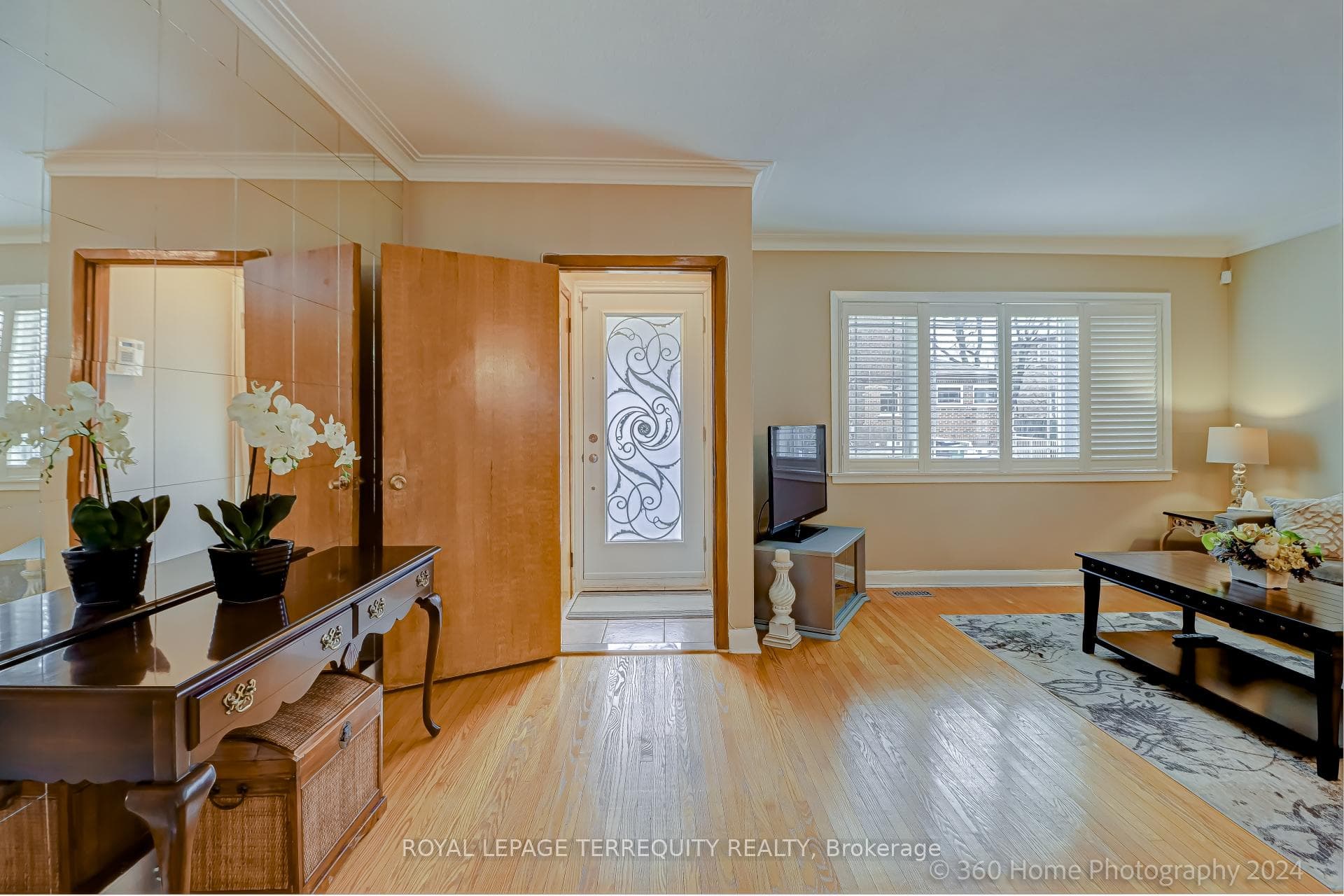 146 Earlscourt Avenue photo 5