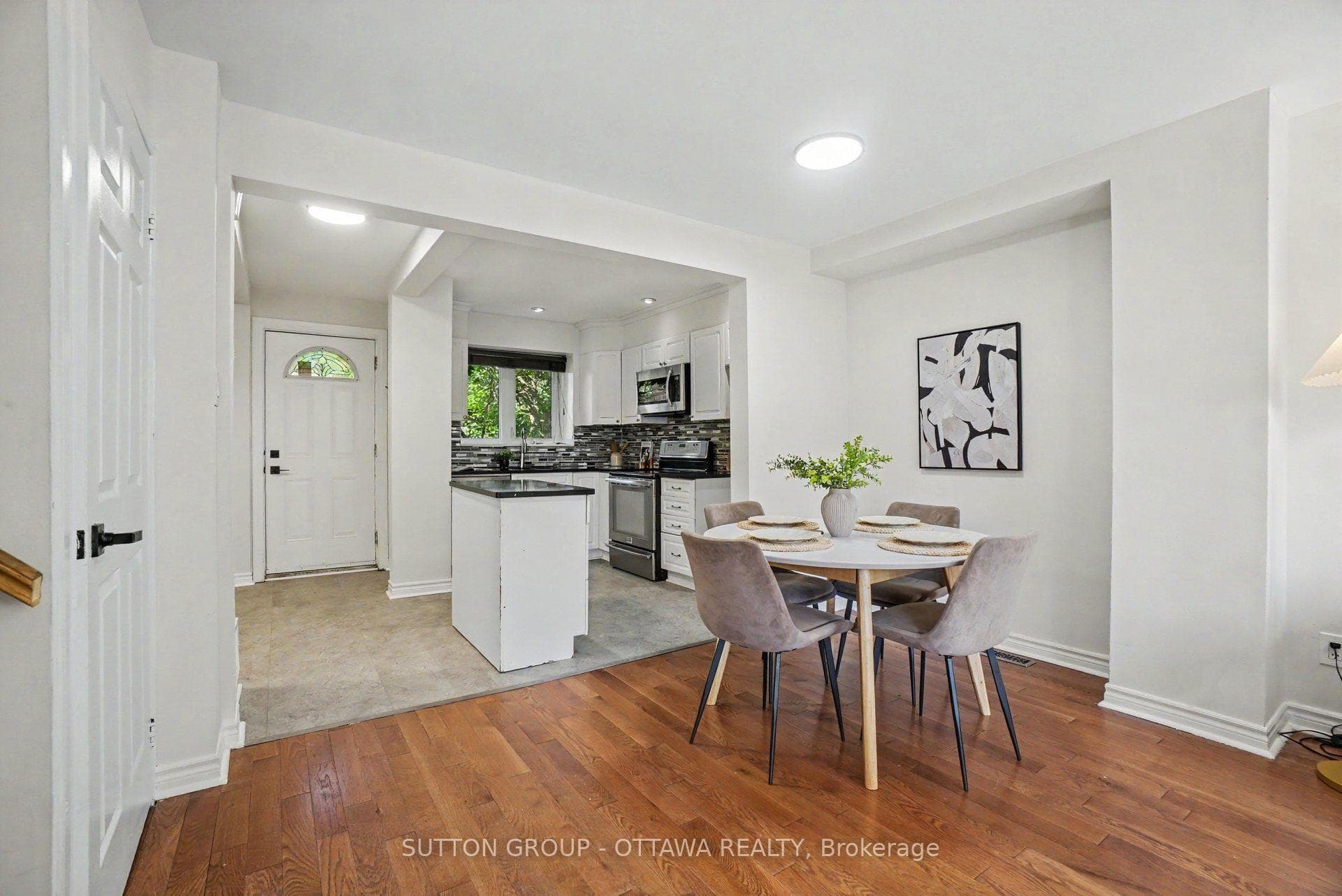 1833 BROUSSEAU Crescent photo 7