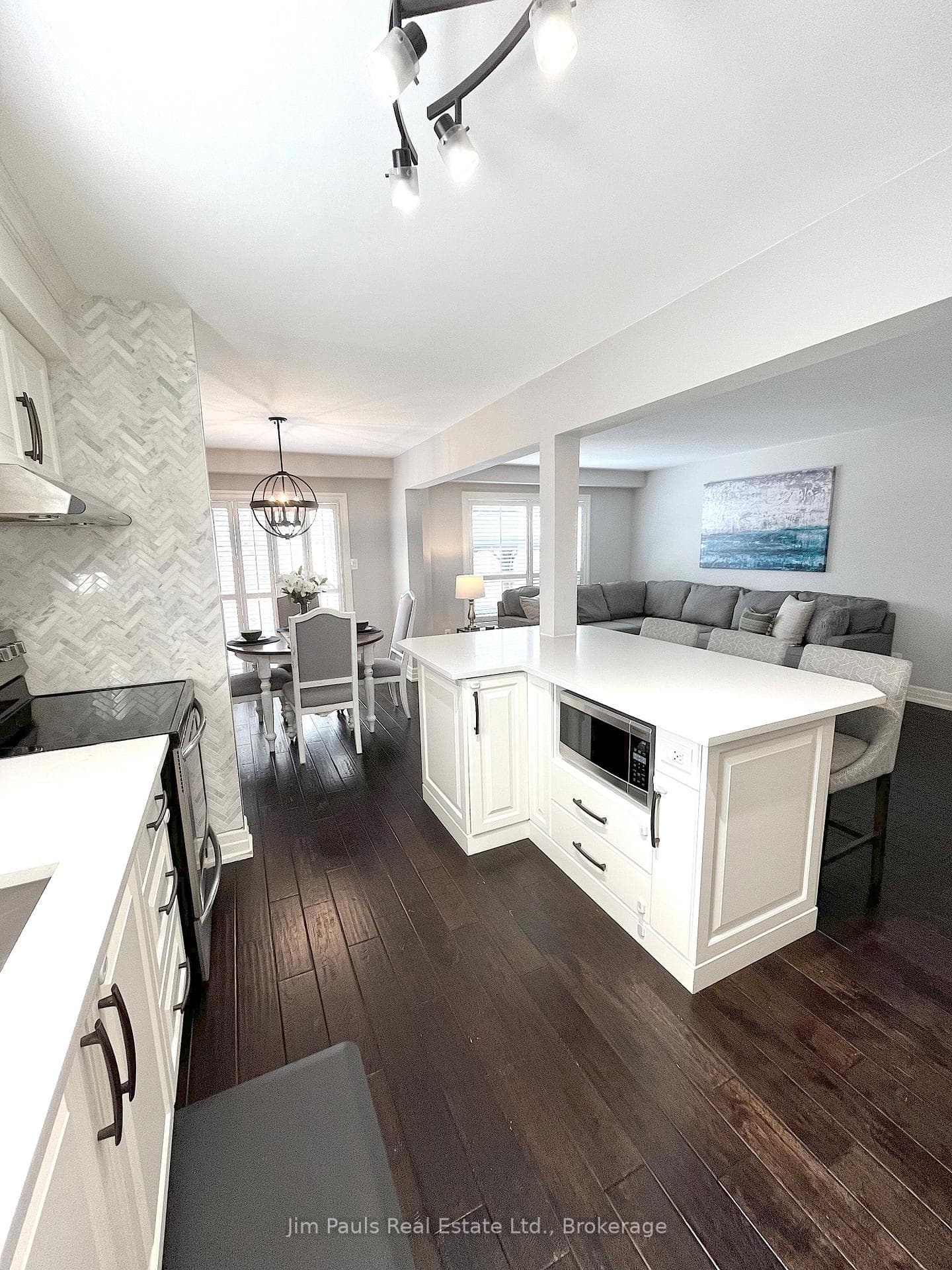 232 Crerar Drive photo 7