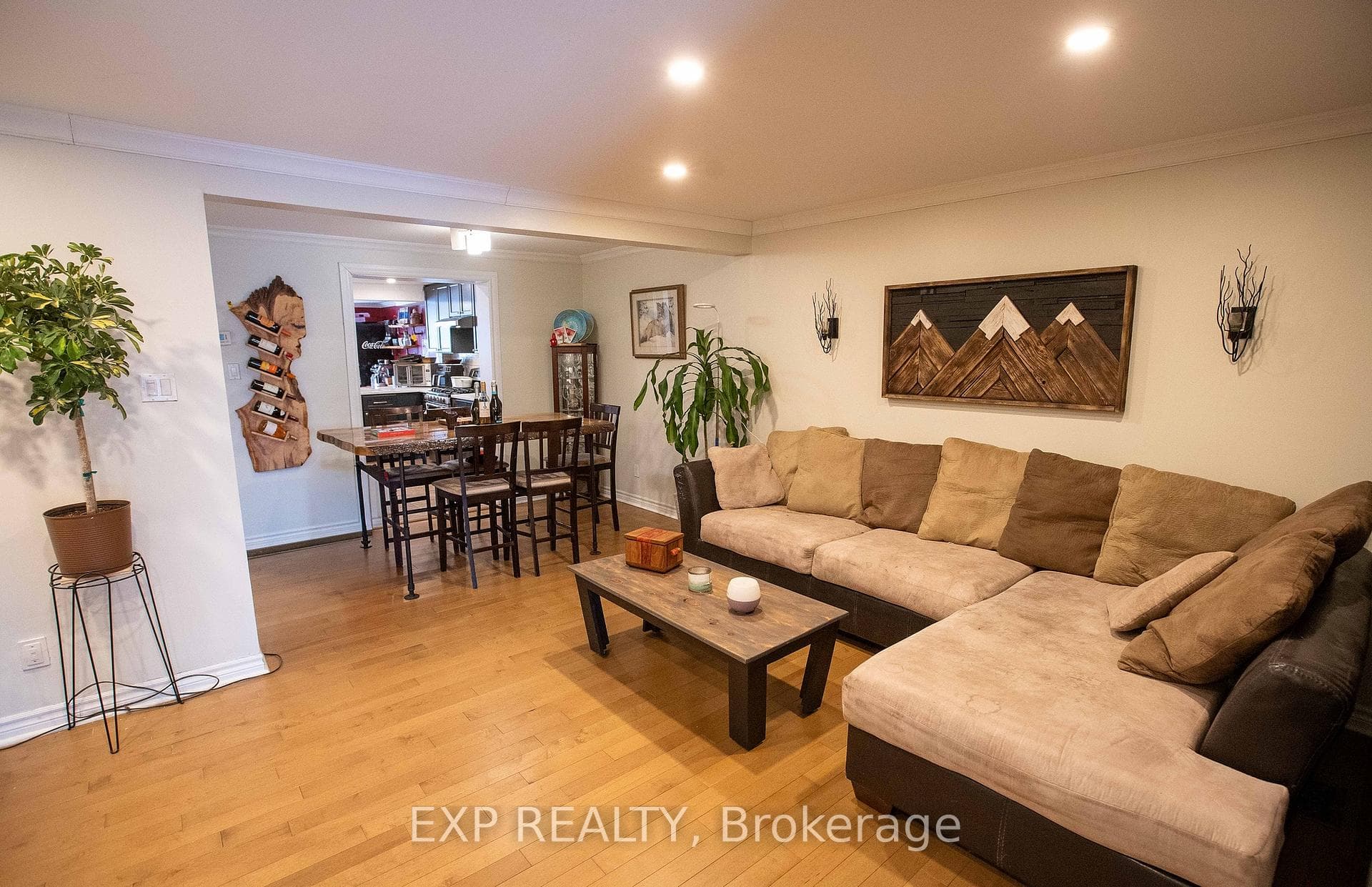 1108 Grenoble Crescent photo 11