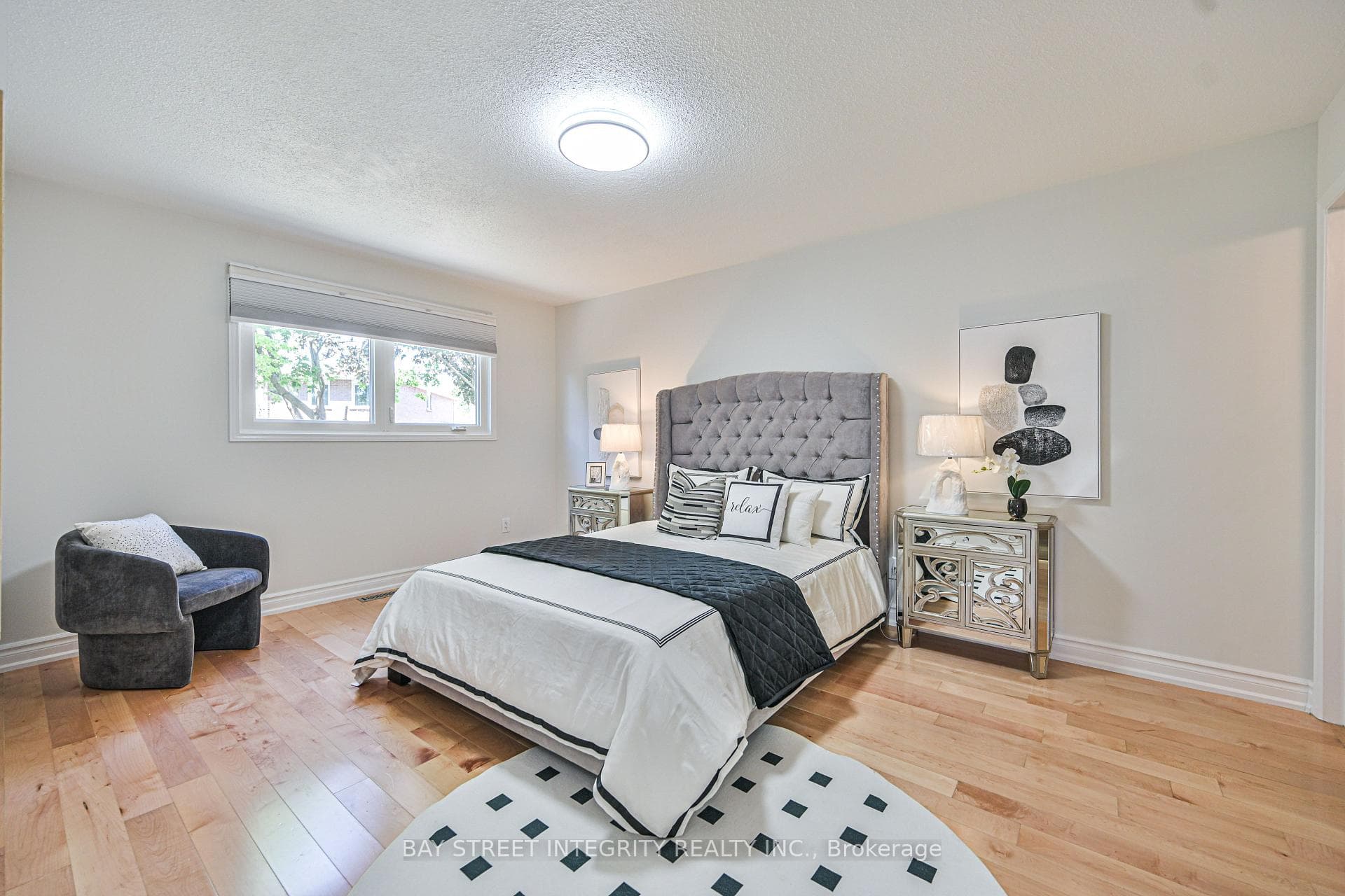 111 Michener Crescent photo 20