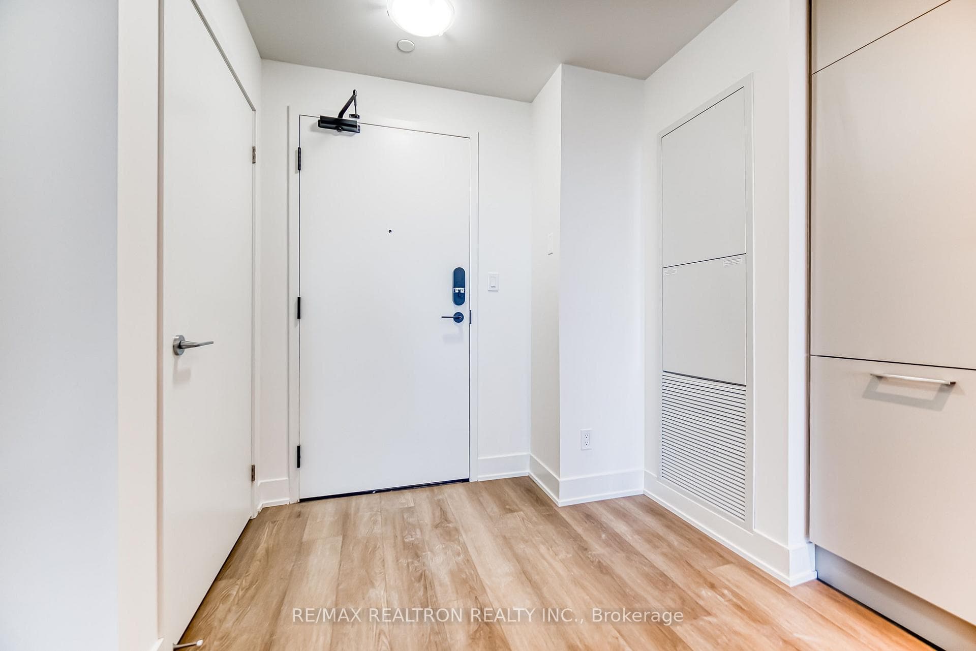 56 Andre De Grasse Street Unit 1821 photo 4