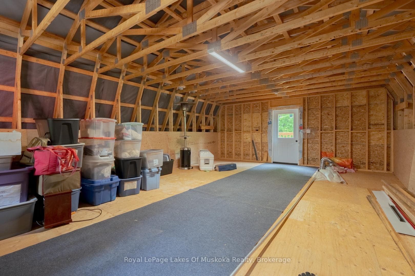 259 Lakeshore Road photo 32