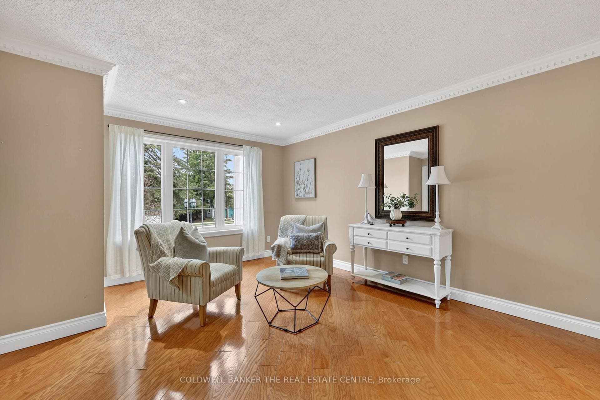 172 Millard Avenue photo 9