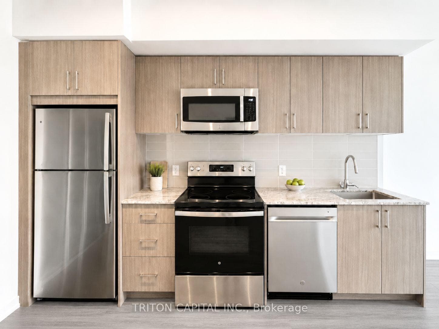 4010 Eglinton Avenue Unit 401 photo 3