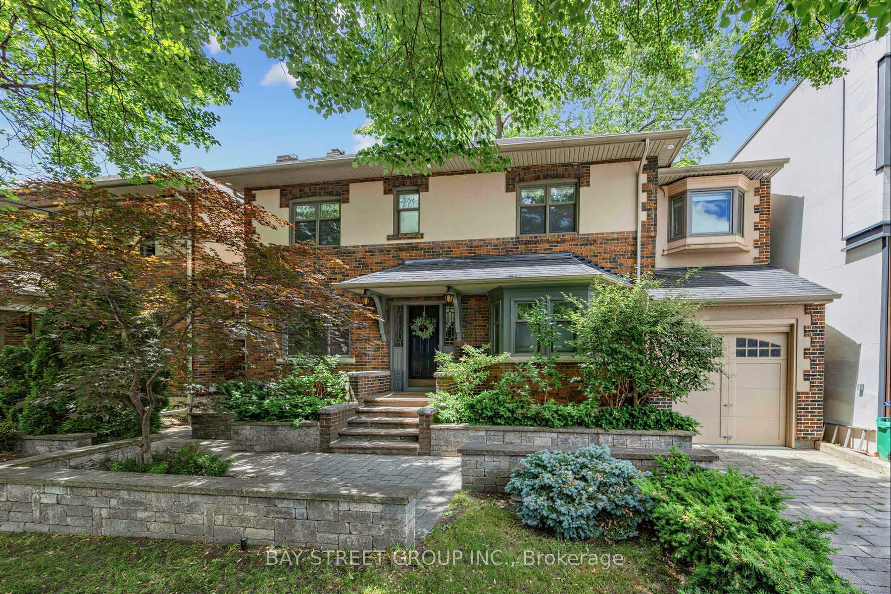 136 Humbercrest Boulevard photo 3