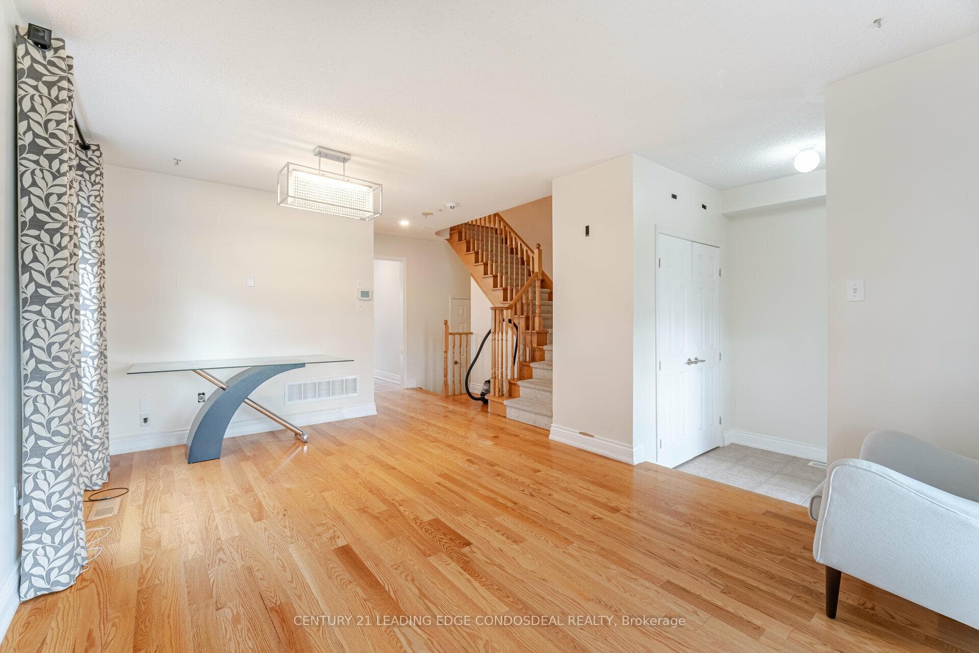 540 Hoover Park Drive photo 7
