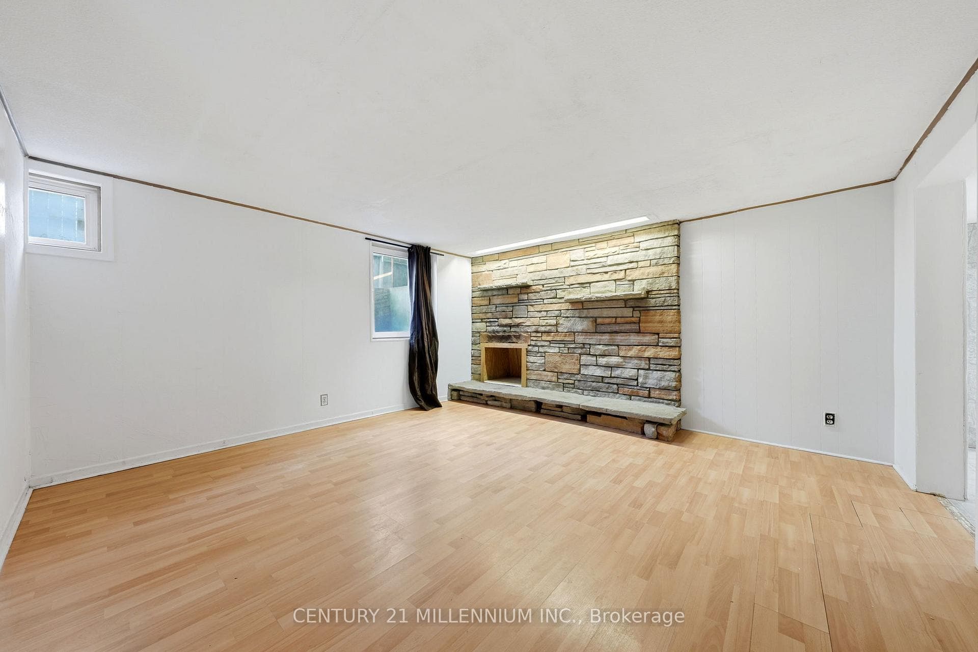2585 Lake Shore Boulevard photo 29