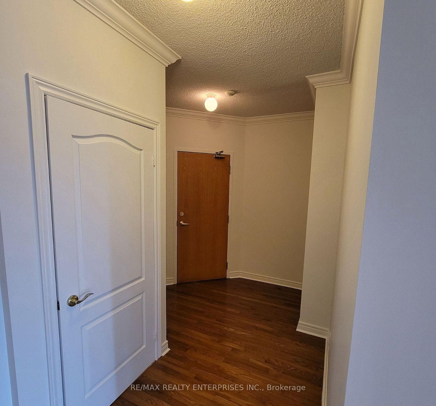 2 Edith Drive Unit 408 photo 9