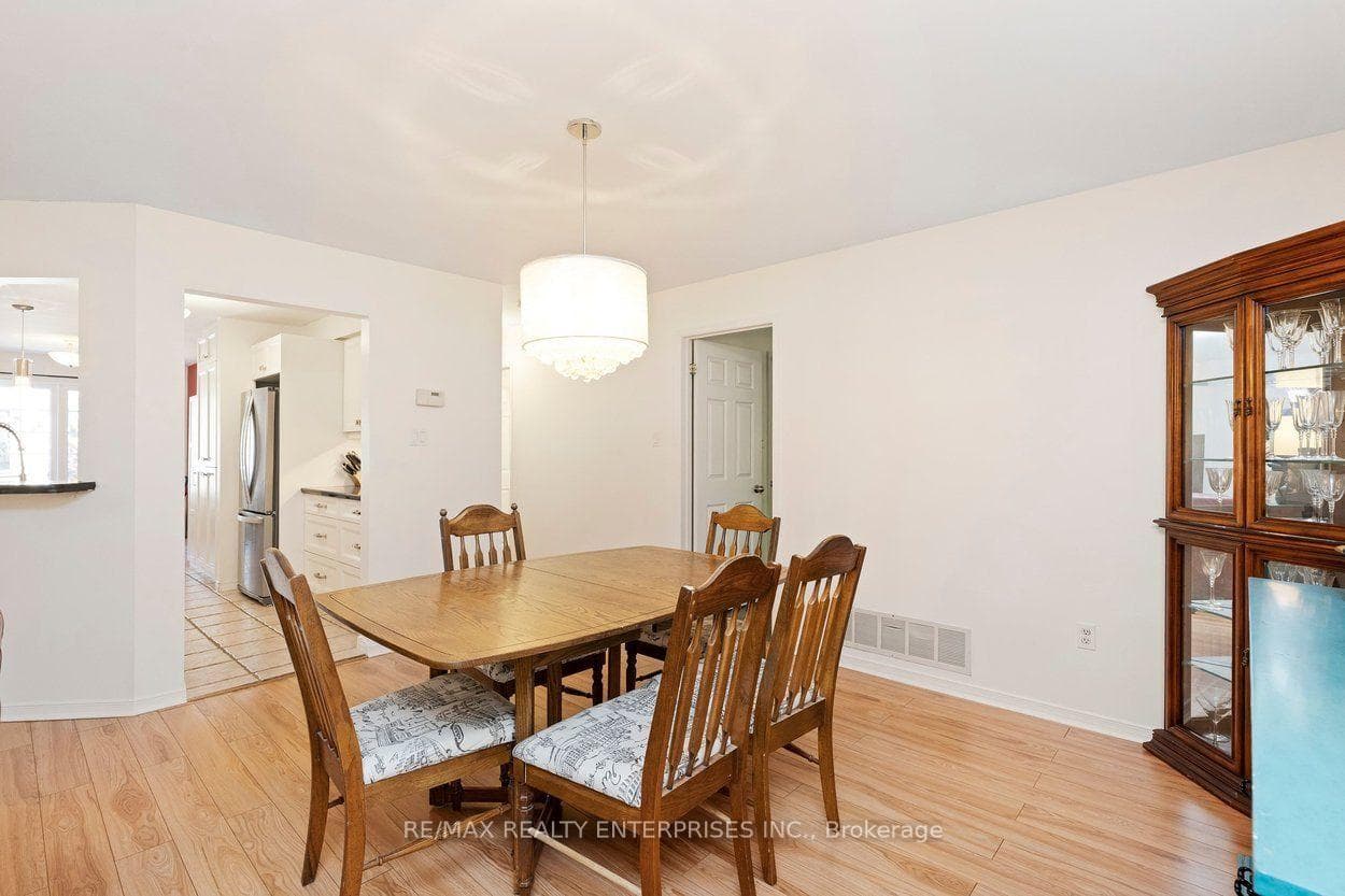 2055 Walkers Line Unit 117 photo 19