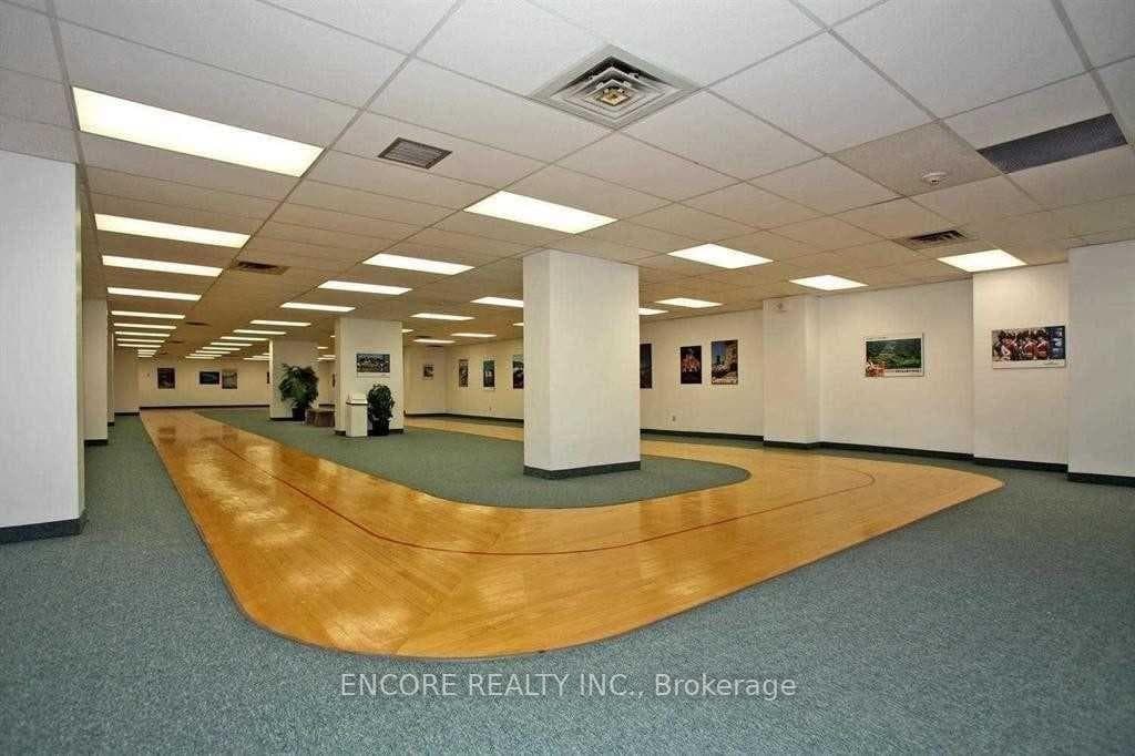 45 Carlton Street Unit 1814 photo 11