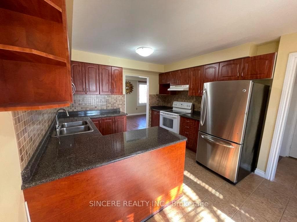 188 Daniels Crescent photo 12