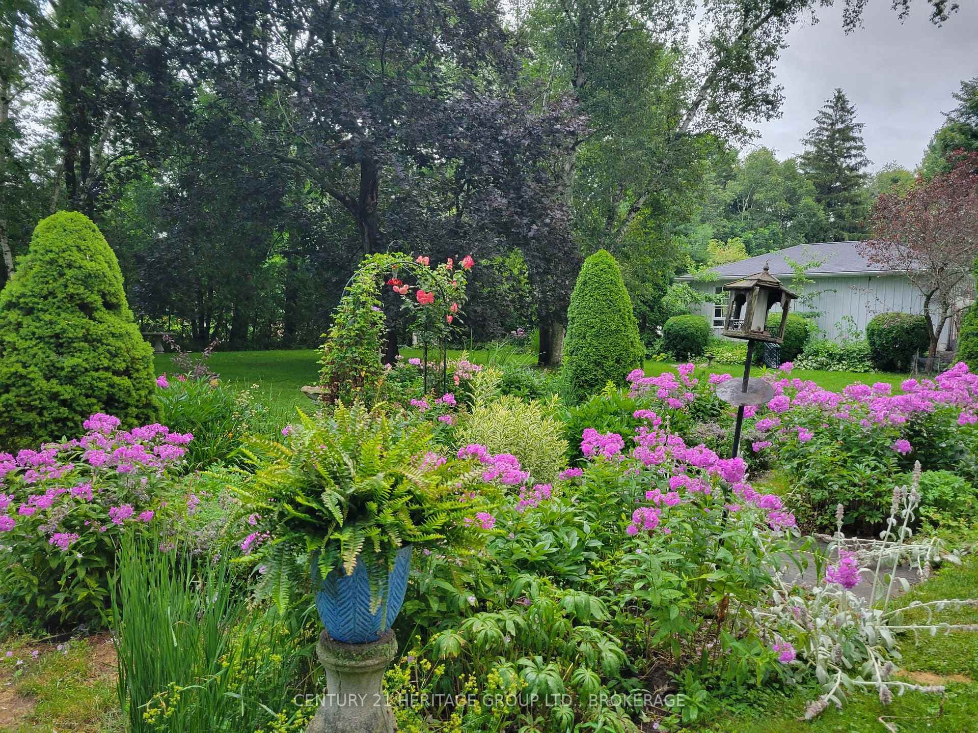 136 Old Danforth Road photo 45