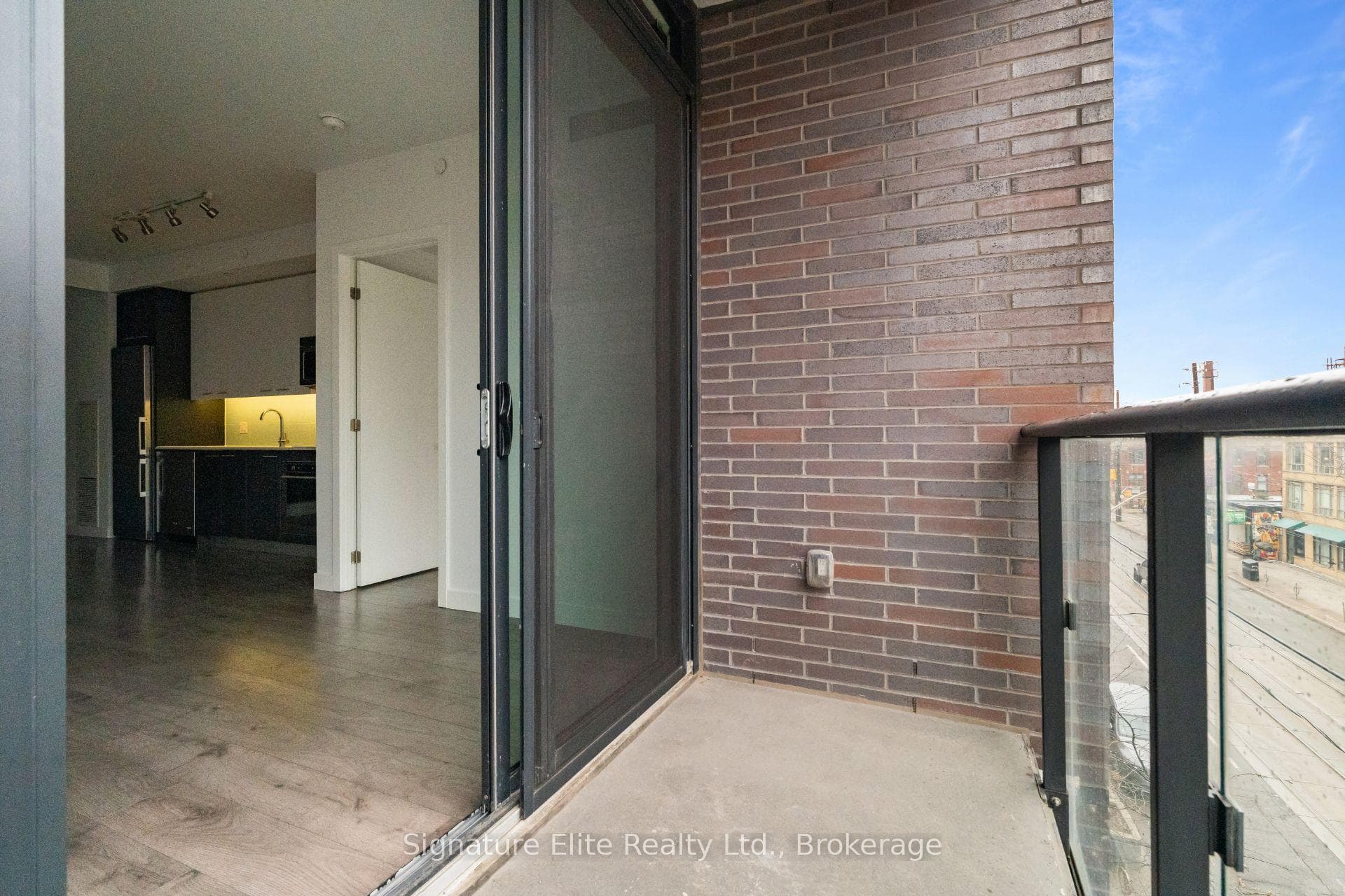 1075 Queen Street Unit 304 photo 29