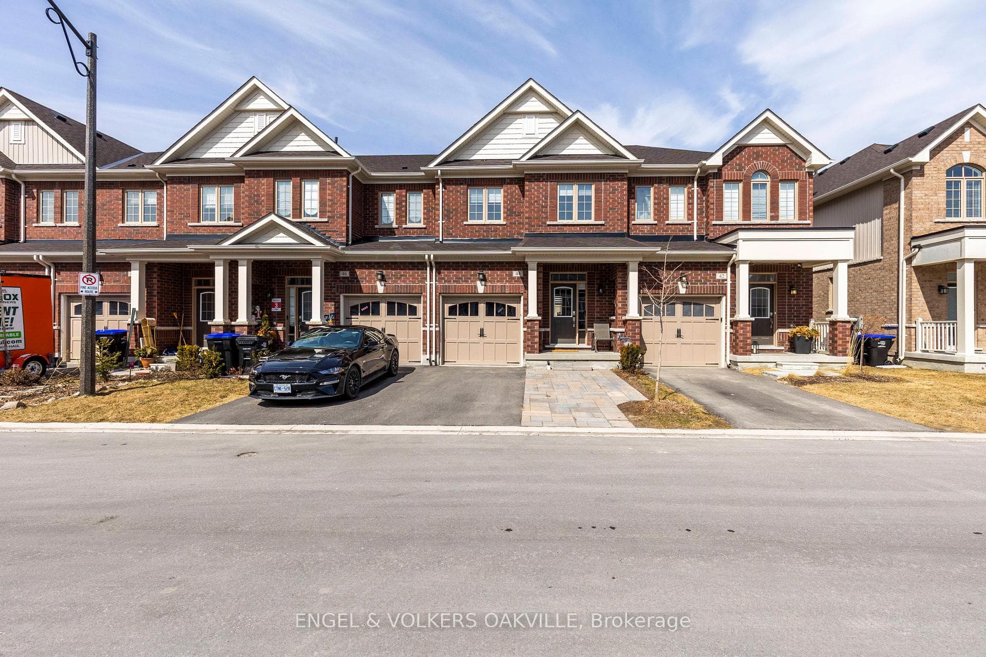 44 Clifford Crescent photo 3