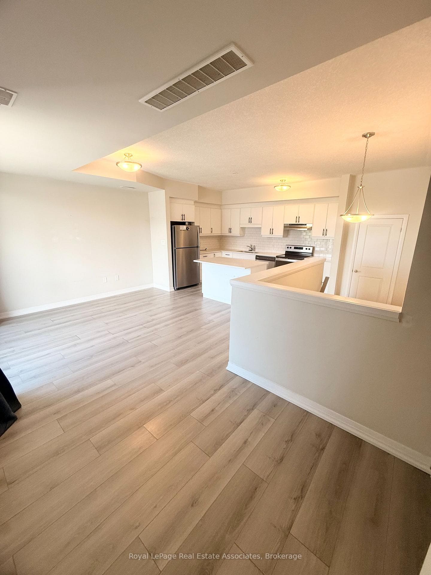 261 Woodbine Avenue Unit 65 photo 2