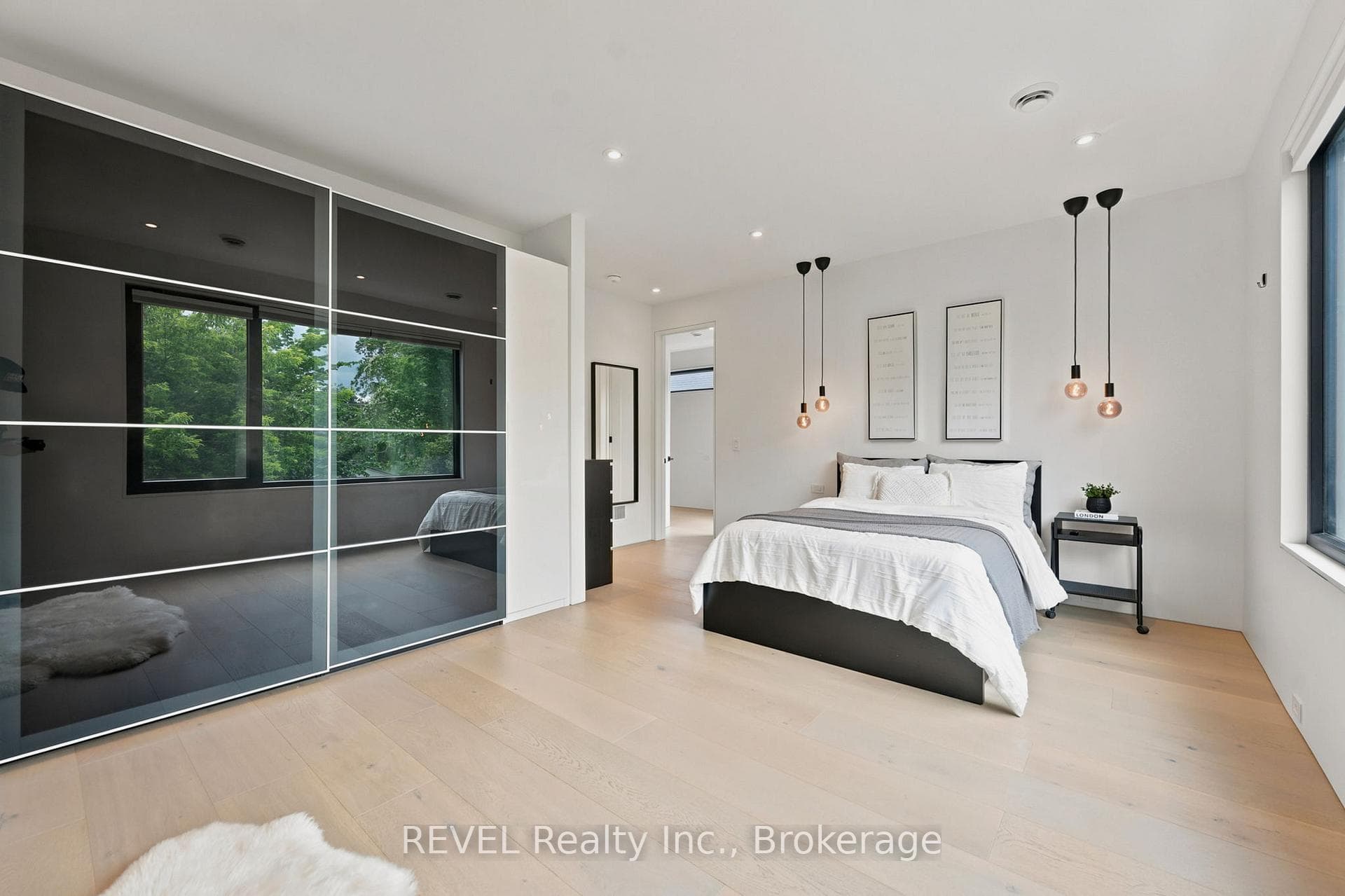 81 Mackenzie King Avenue photo 28