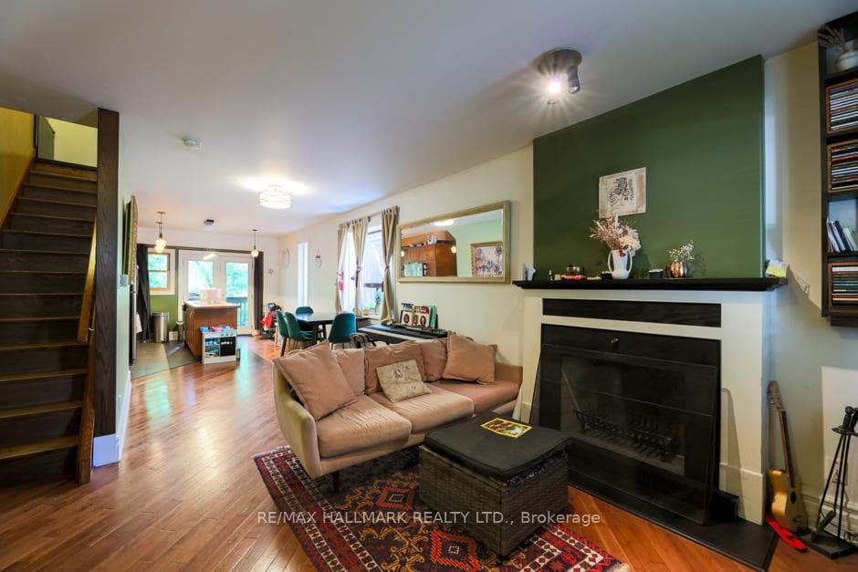 219 Kingston Road photo 5