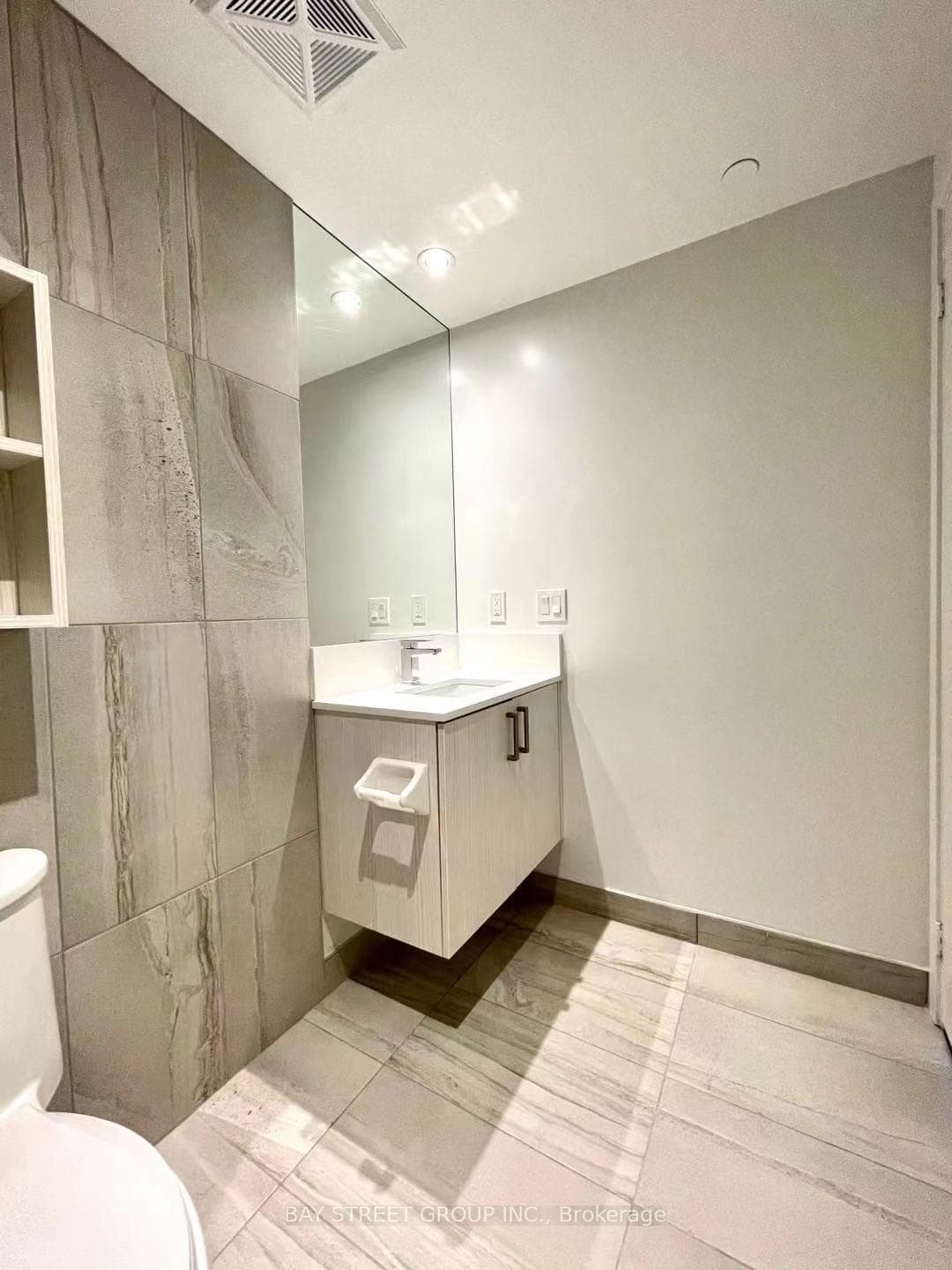 99 Broadway Avenue Unit 1106NT photo 8