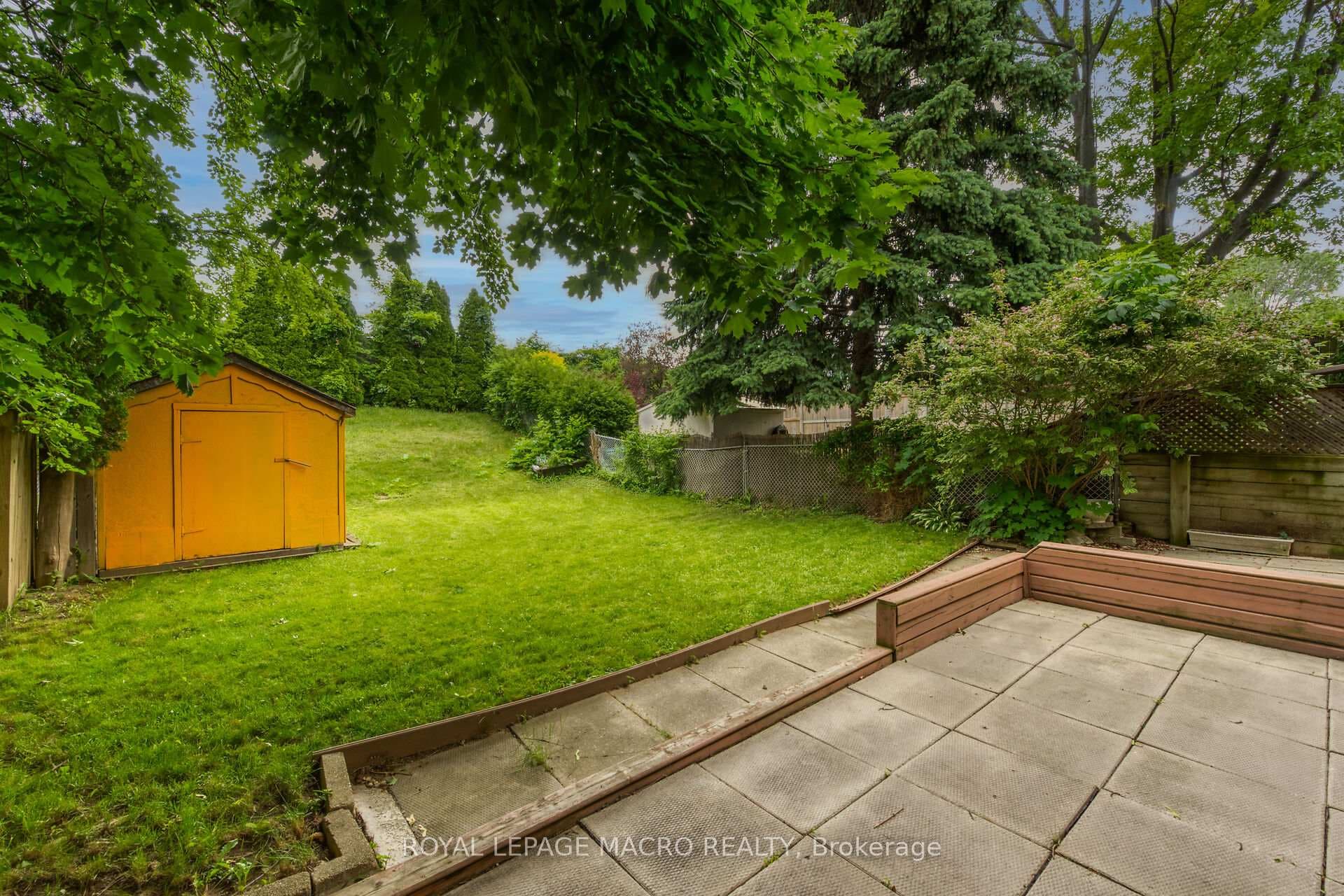 110 Guildwood Drive photo 38