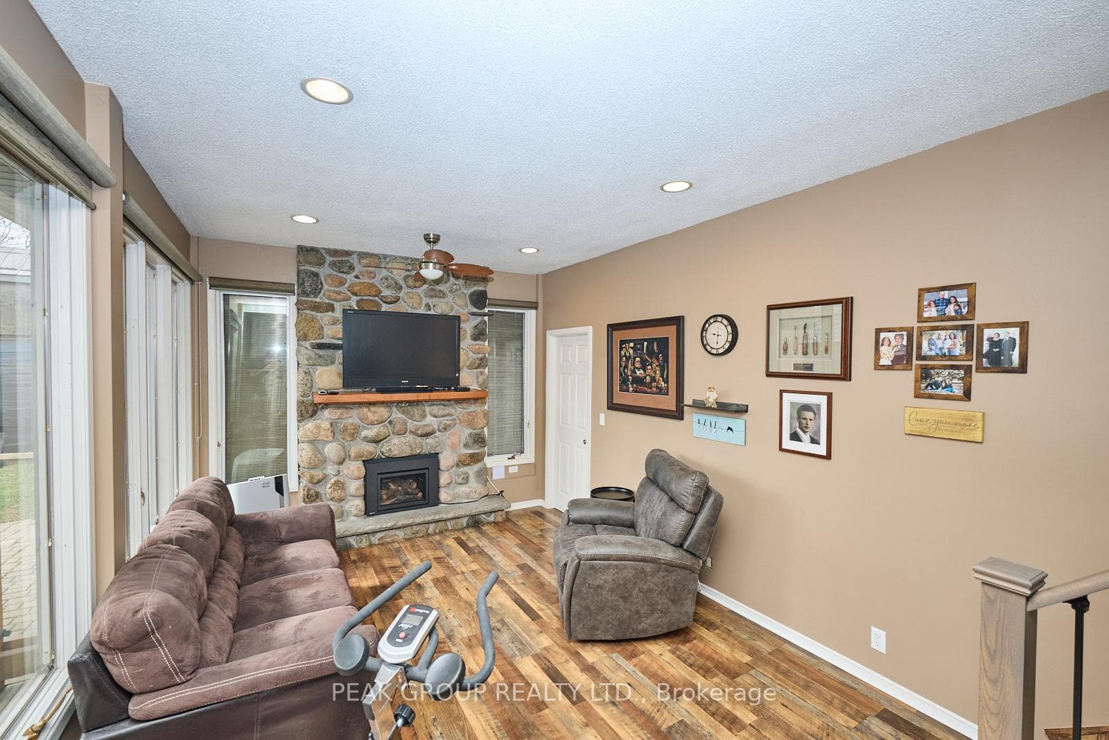 6456 Dorchester Road photo 17