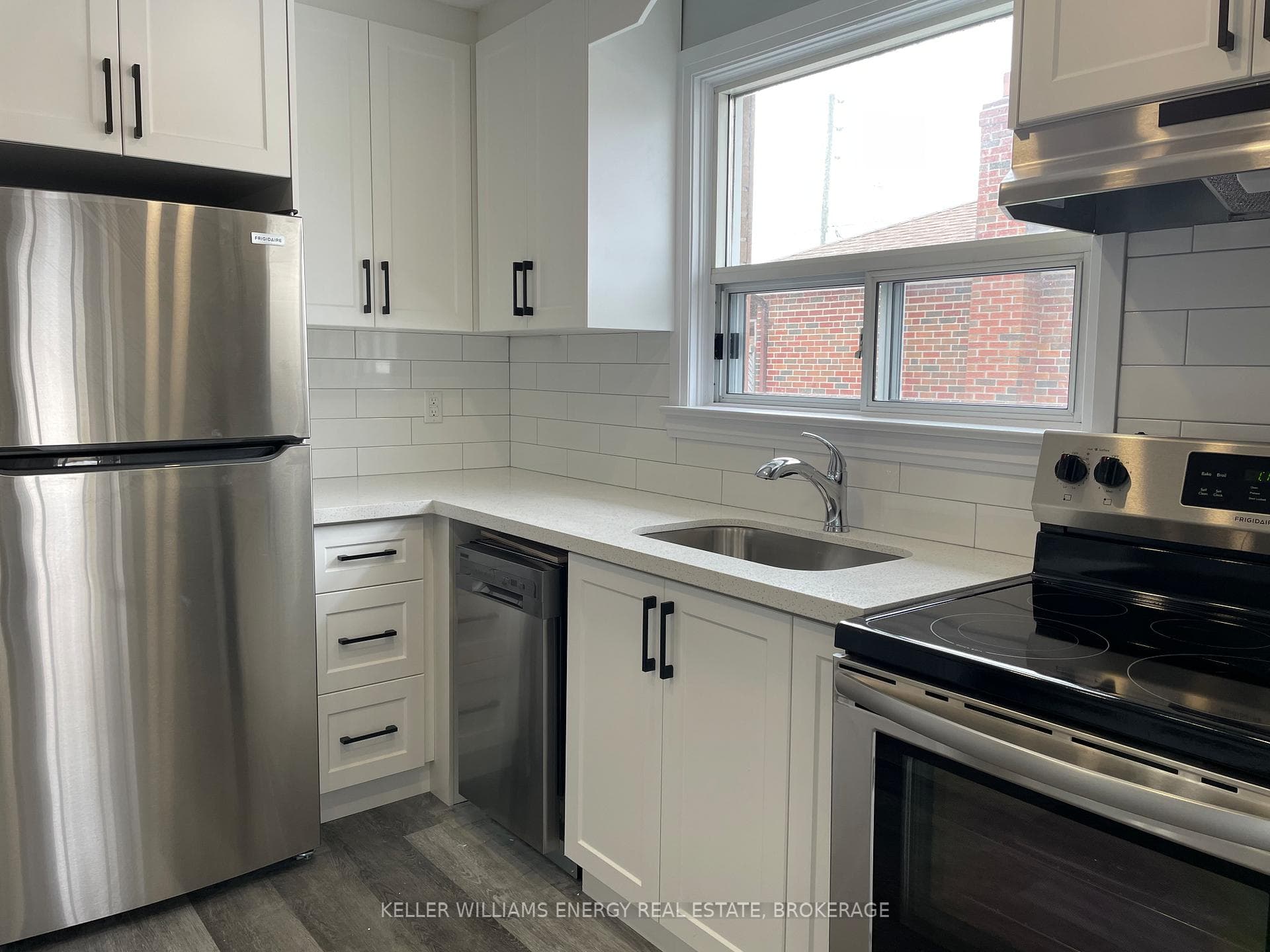 339 Jasper Avenue photo 10