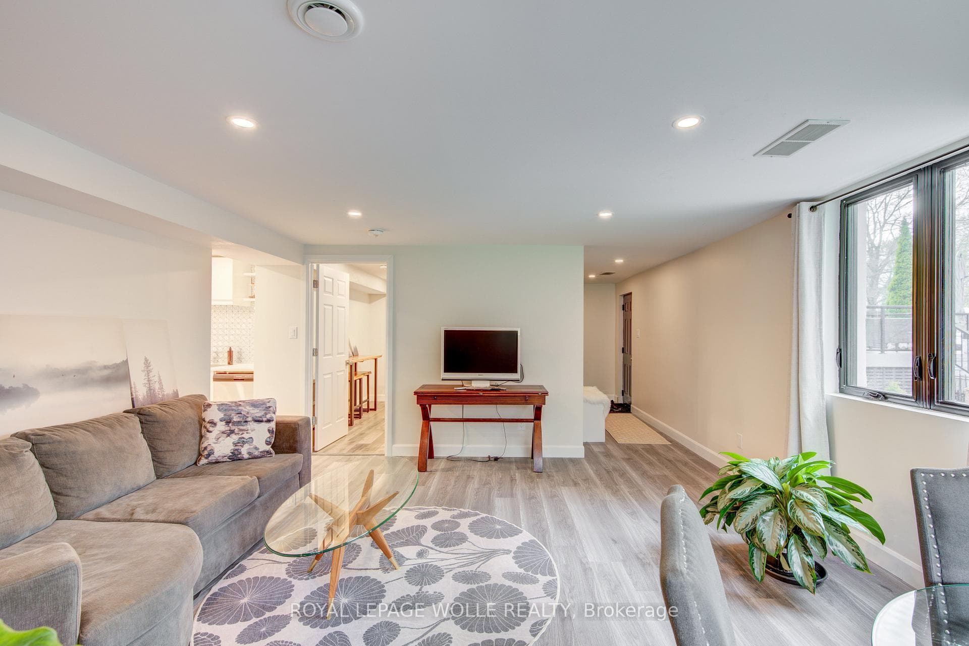 112 Mitchell Street photo 34