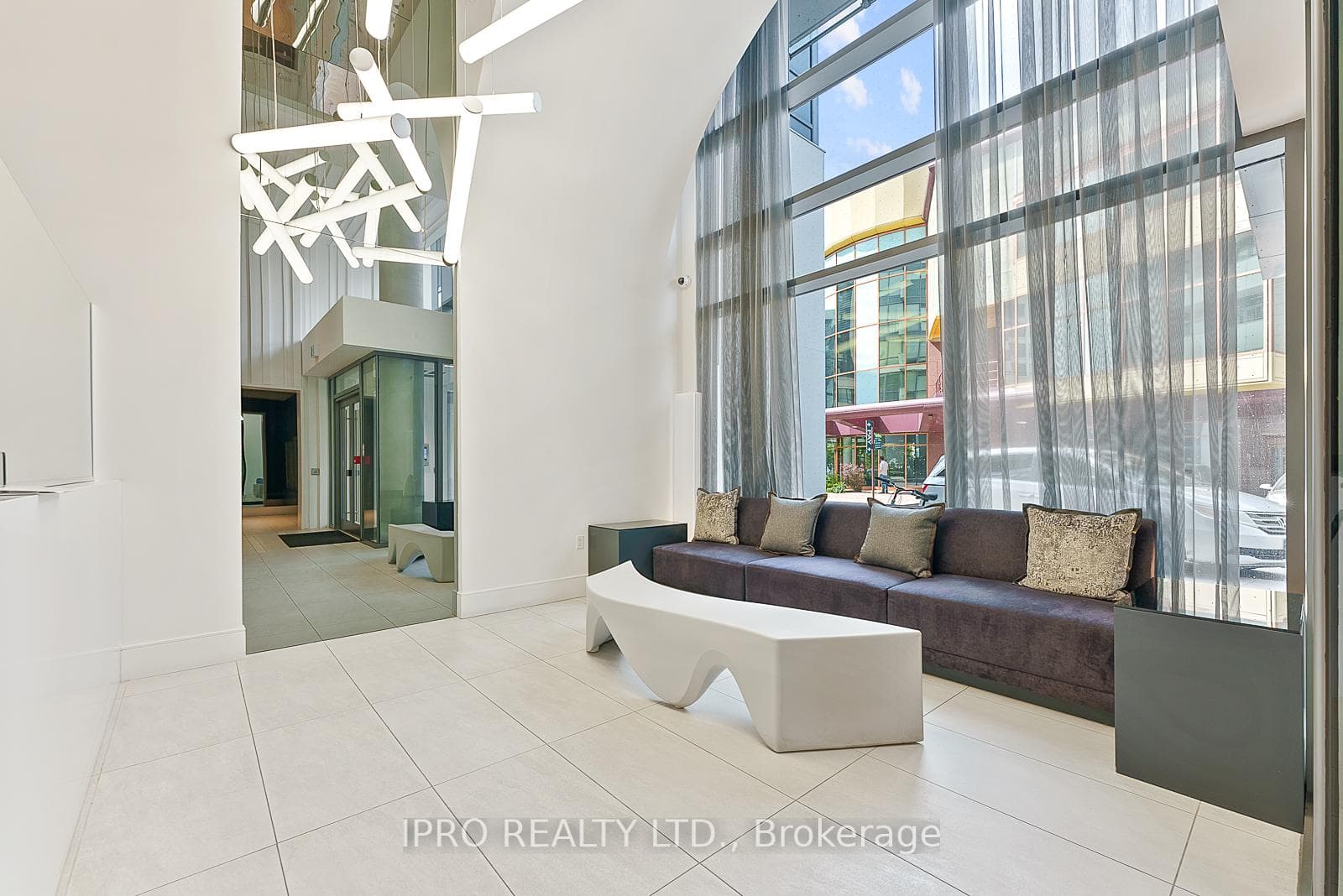 10 De Boers Drive Unit 602 photo 4
