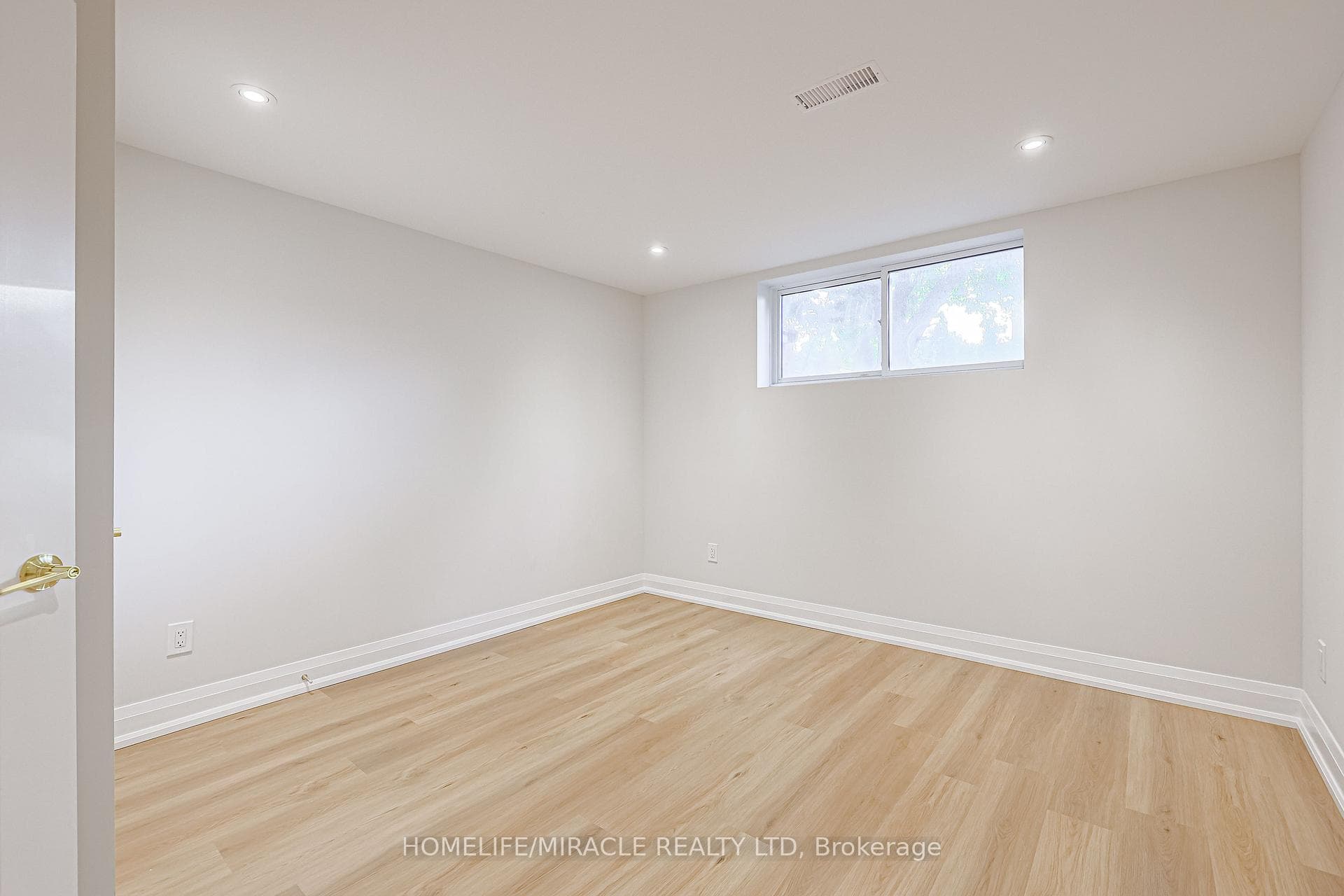 30 chandler Drive photo 32