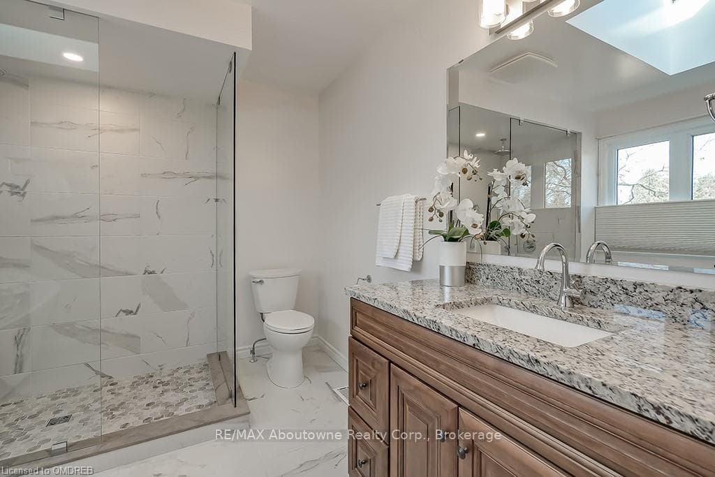 286 HAMILTON Drive Unit 1 photo 28