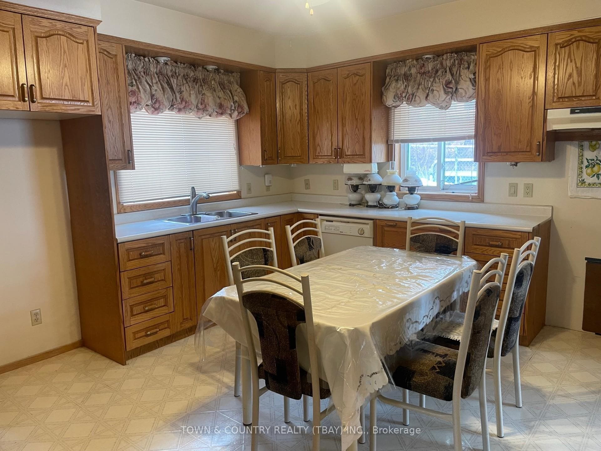 229 Villa Street photo 3